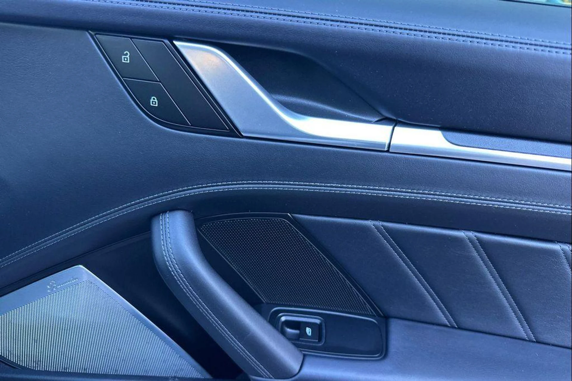 mph018_1000564200_Yy_Qmx_U_Gm_IV_0r_Nei_h_ST_Eaqxk9u8_fb38f145f1