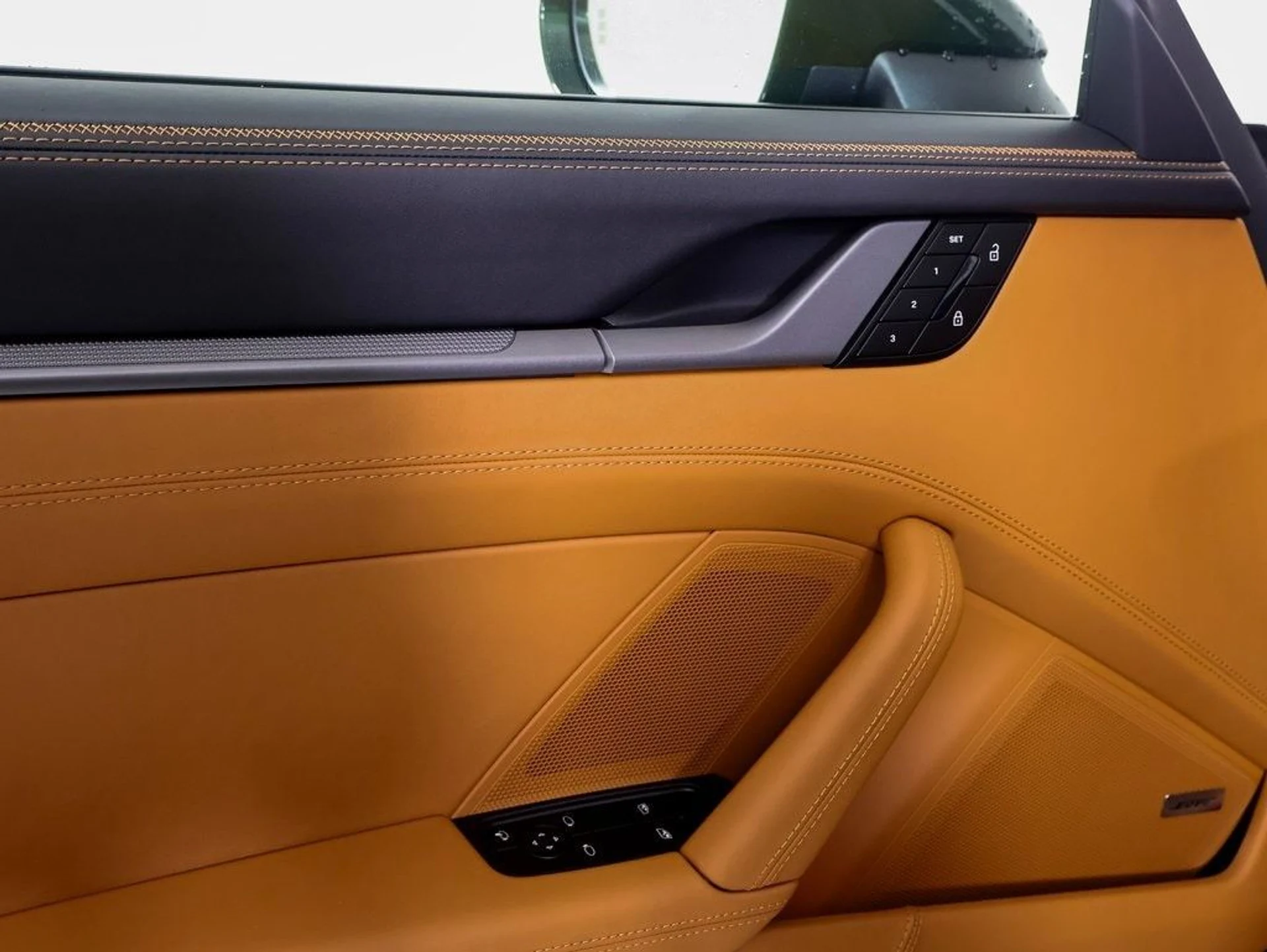 mph018_1001900828_7ecab49ed02eed2311f085472bc60676x_b8b2b98424