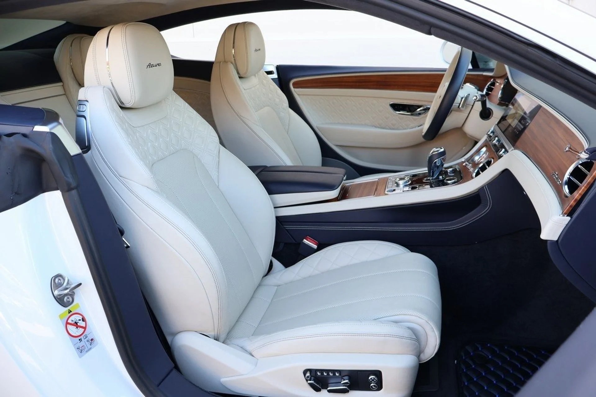 mph018_1004657961_19_6baab652bf