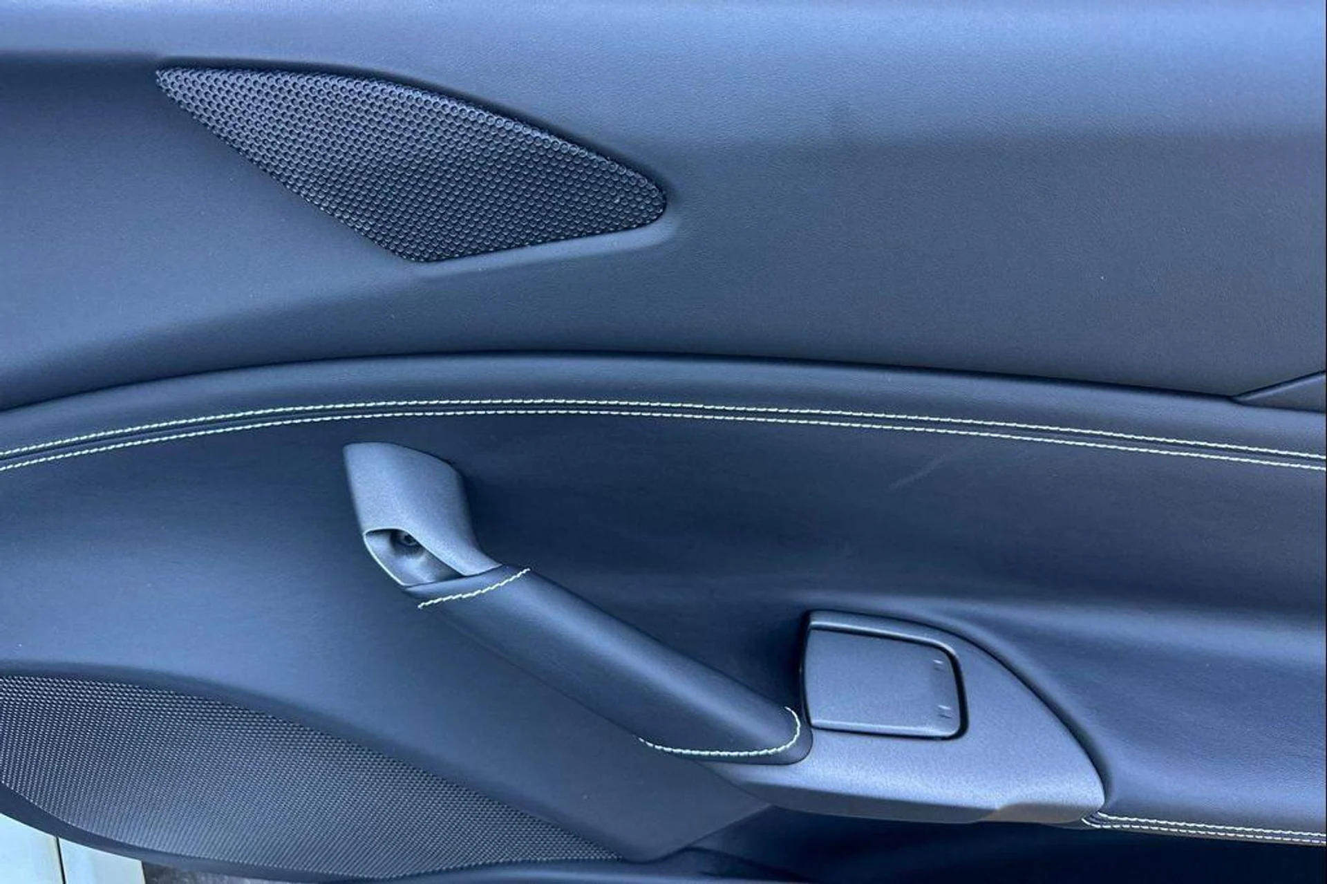 mph018_1005871987_TI_Uq_o_WX_dv_X_Ks_R_Vub_HM_Ued_YA_16c23c6e35