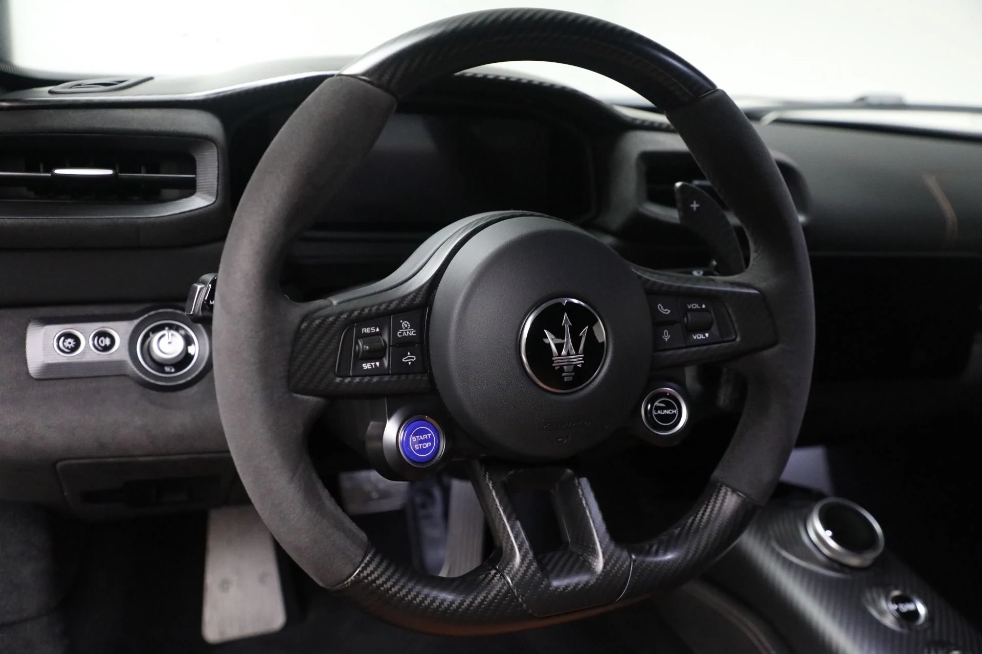 mph018_1017601294_Used_2023_Maserati_MC_20_6598828f92