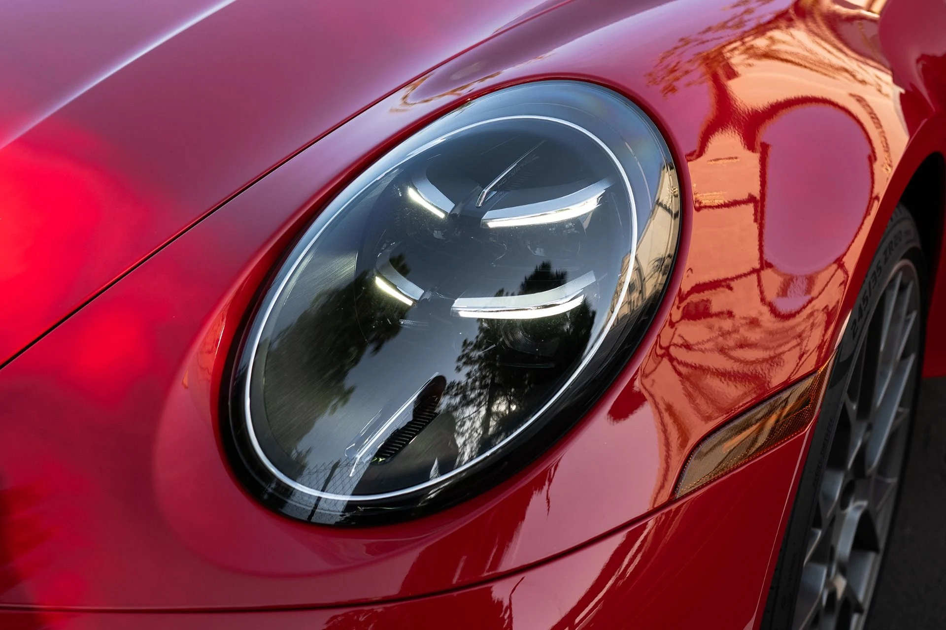 mph018_101792988_Used_2025_Porsche_911_Carrera_1777913739_b1572b3660