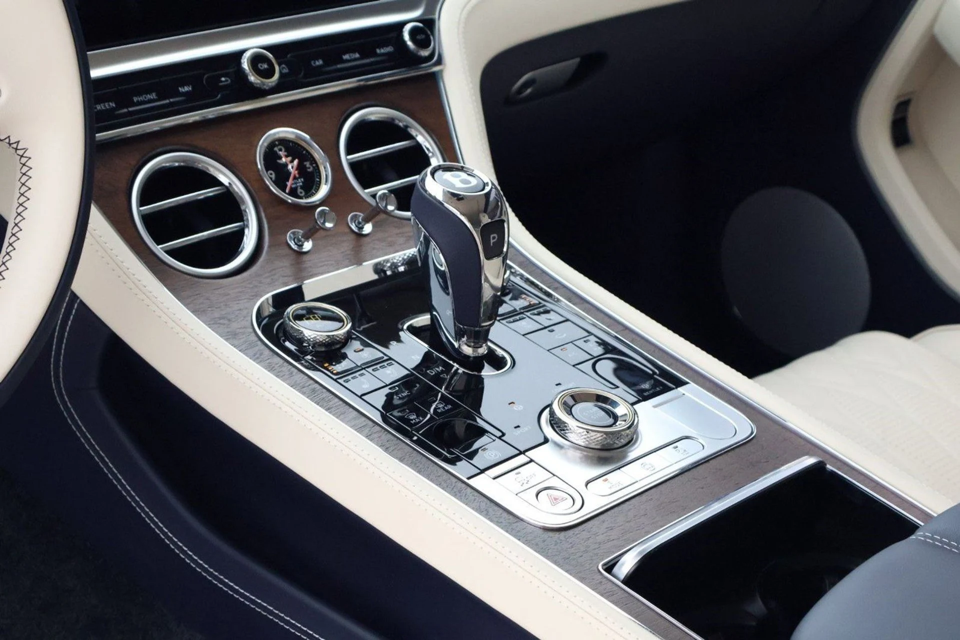 mph018_1018104448_f48f6438d0e19cb2773e060c80d5ff81x_4b51f13236