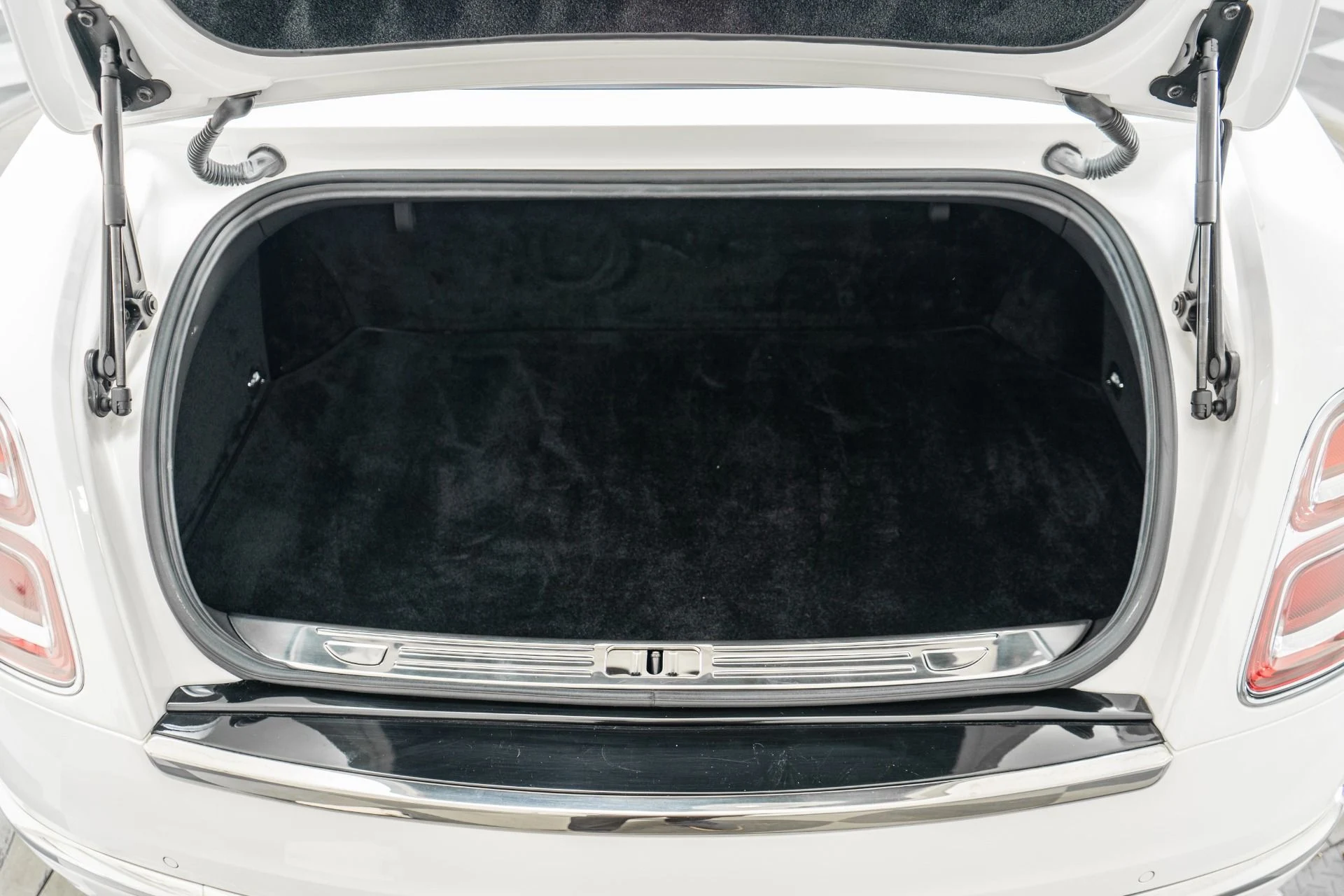 mph018_1024097048_Used_2020_Bentley_Mulsanne_1761600873_17a868954f