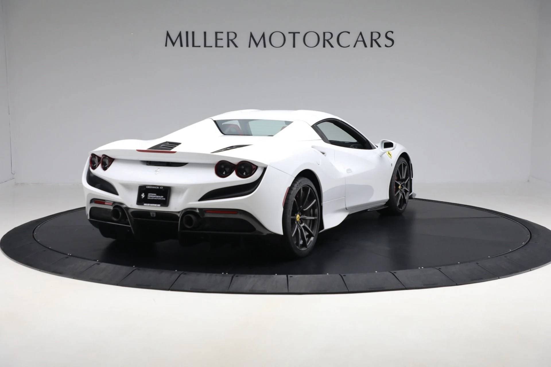 mph018_1025154183_Used_2023_Ferrari_F8_Spider_e8d27dab81