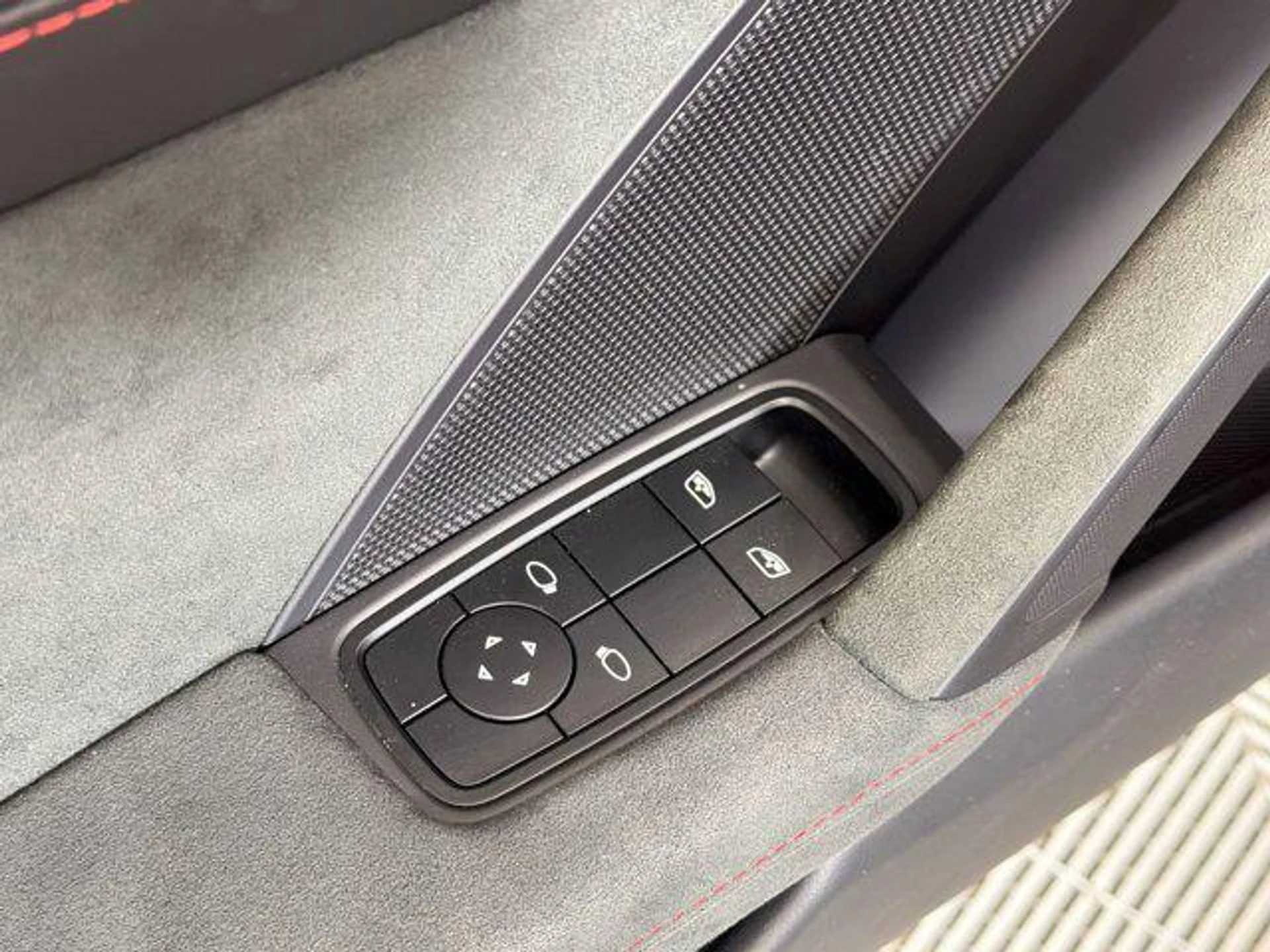 mph018_1027385328_TW_3_WWD_7z_LP_0_Z_Ue1yz_VV_Dr5z_HUM_565fe88e93