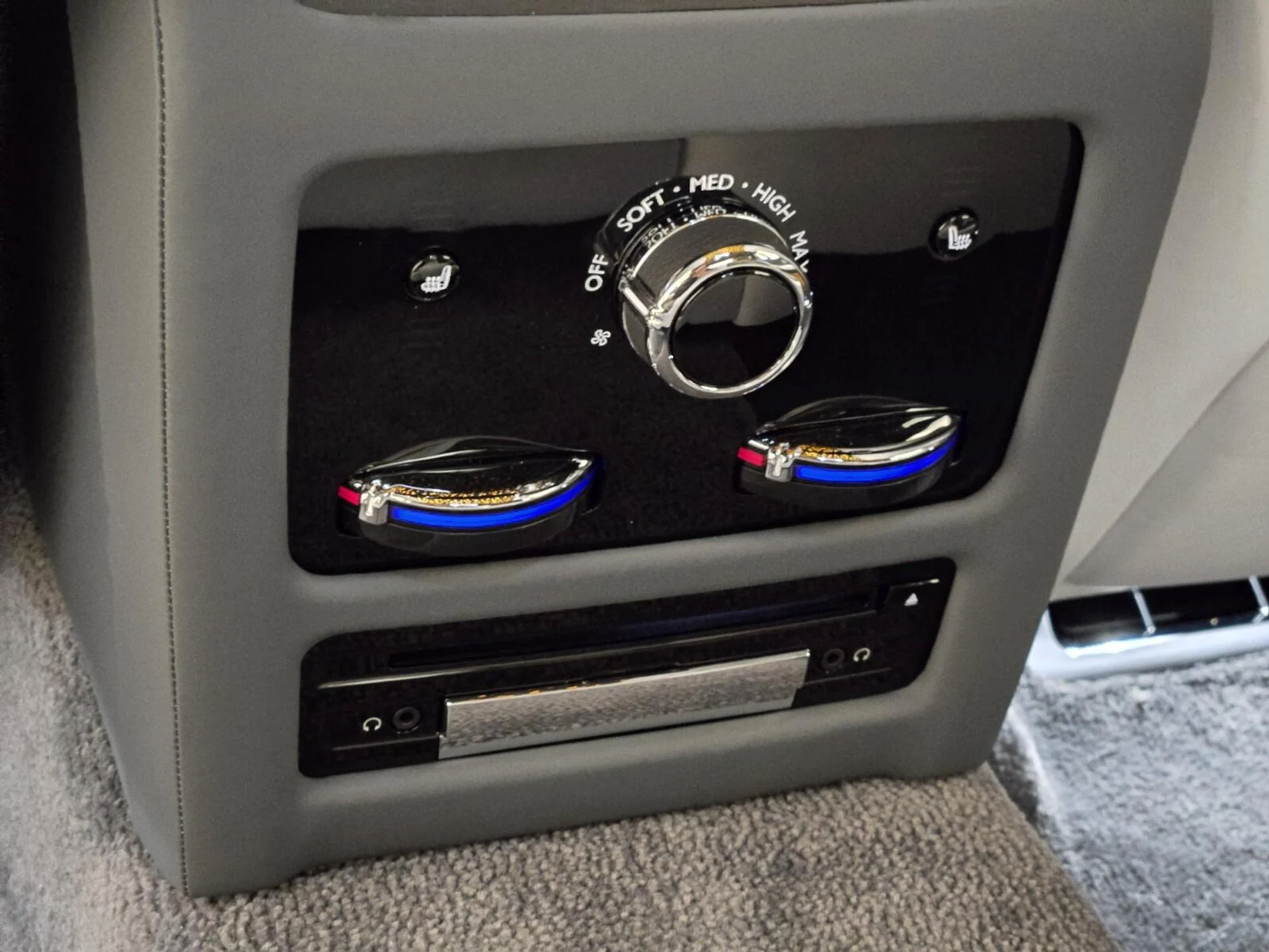 mph018_1032264058_New_2024_Rolls_Royce_Ghost_1753161655_966594dea1