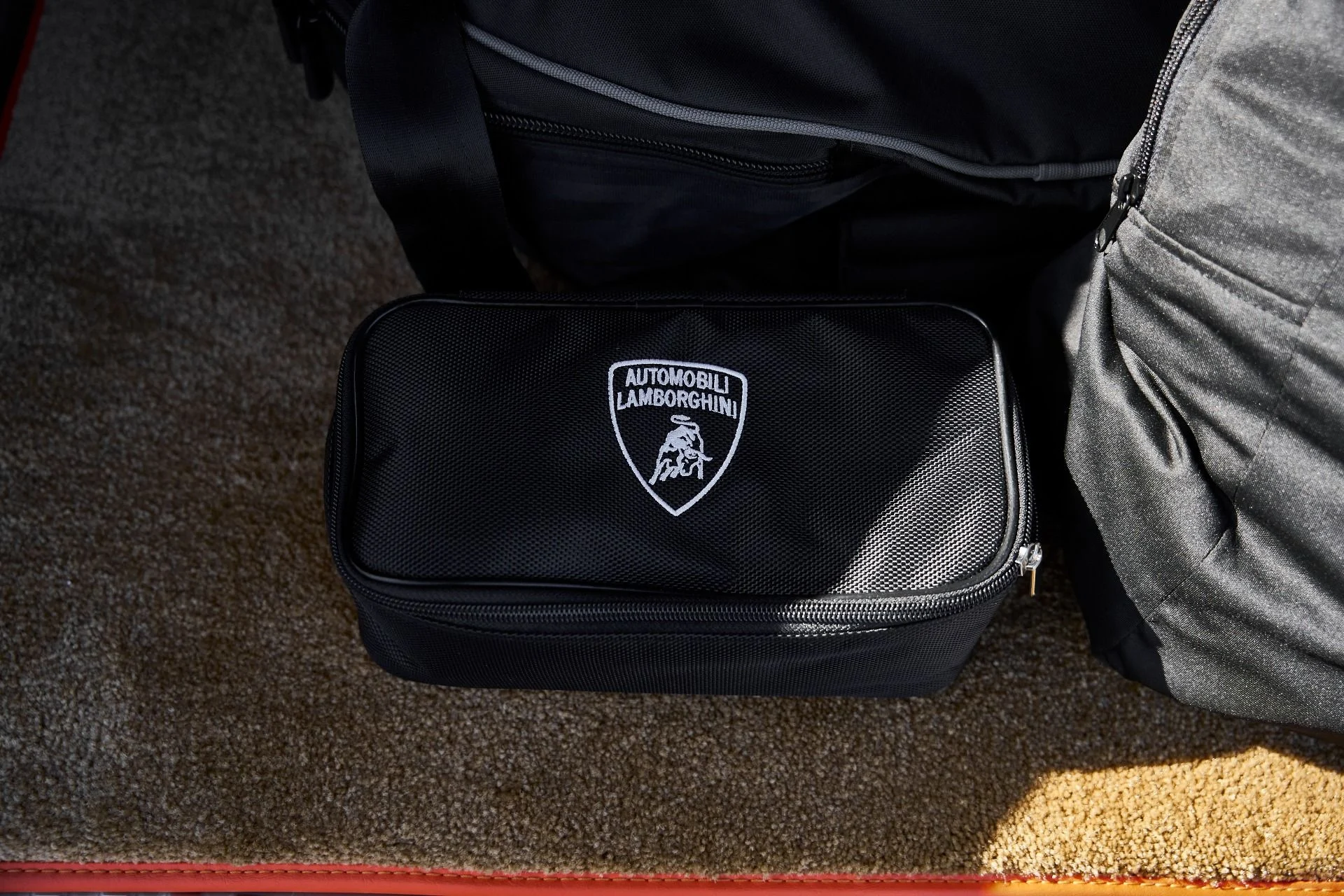 mph018_1041565552_Used_2025_Lamborghini_Urus_SE_1770086432_de192ceba4