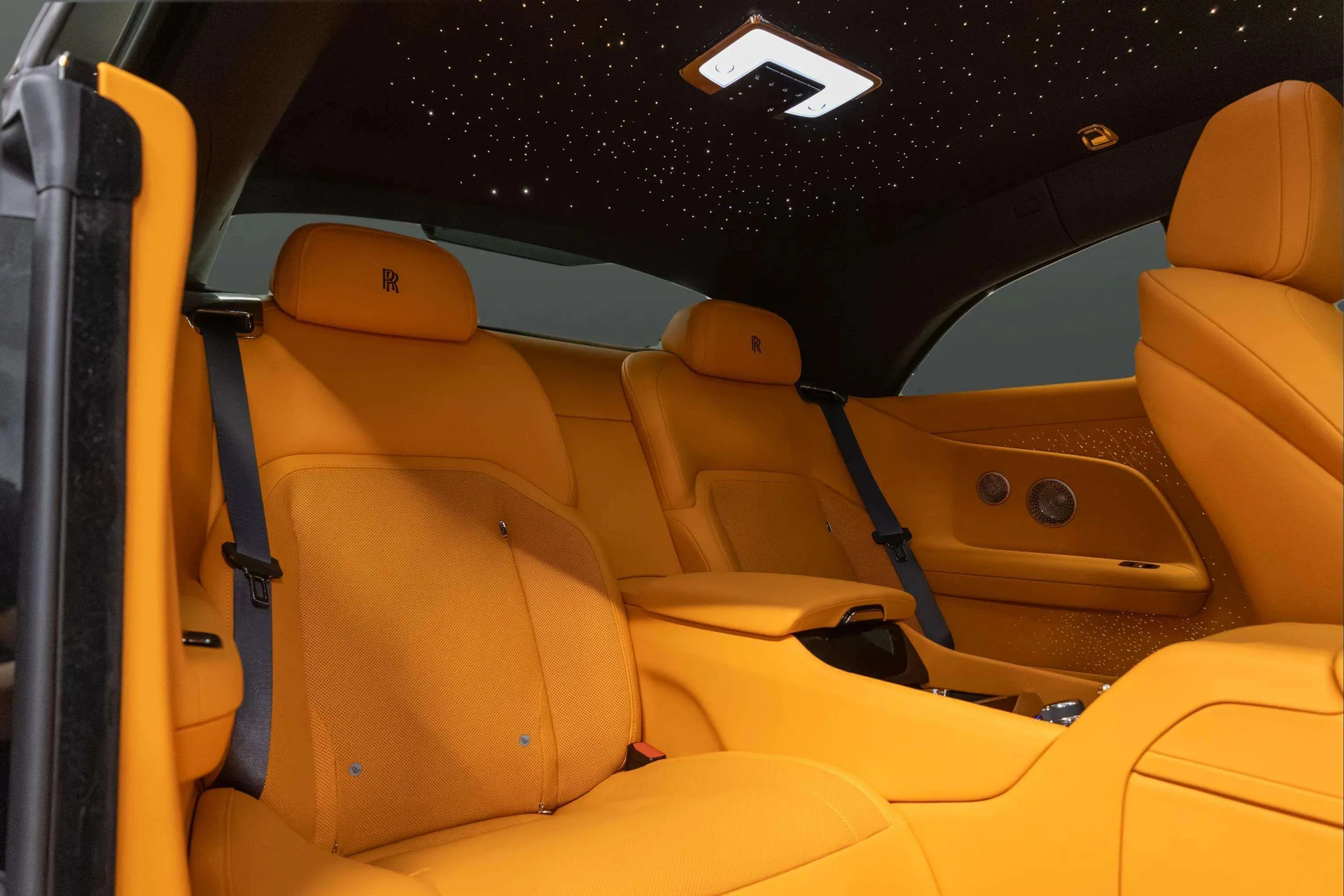 mph018_1043212293_4b31c29a_07ef_4d8f_9377_d8821213e1fe_202420_Rolls_Royce20_Spectre2028_SCATK_2_C04_RU_22313629_18_19a02e256e