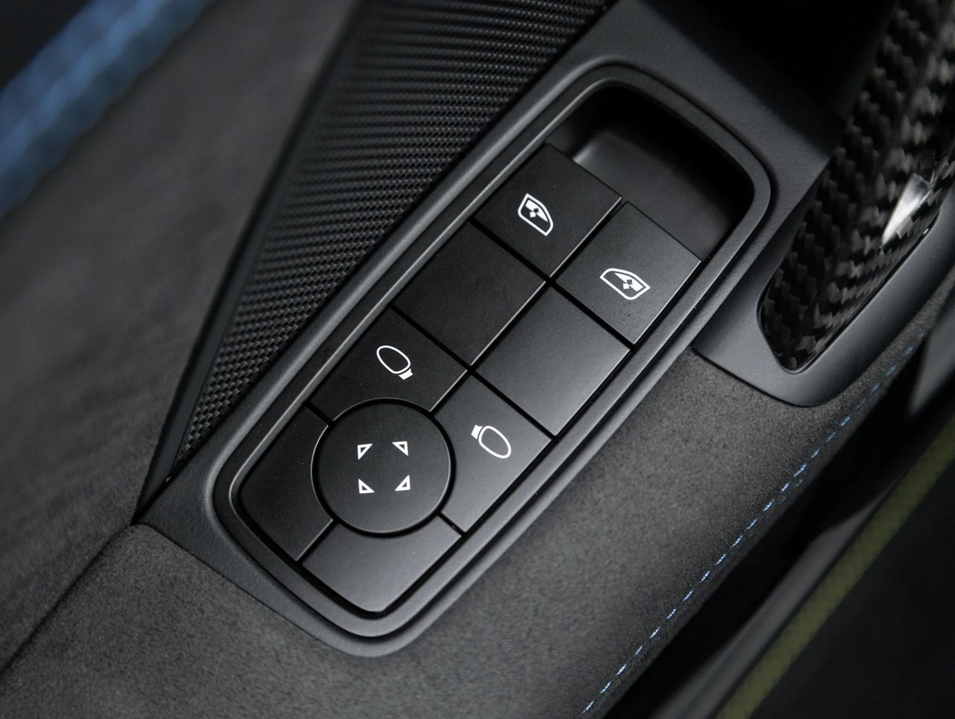 mph018_1046208433_19_211a53bc30