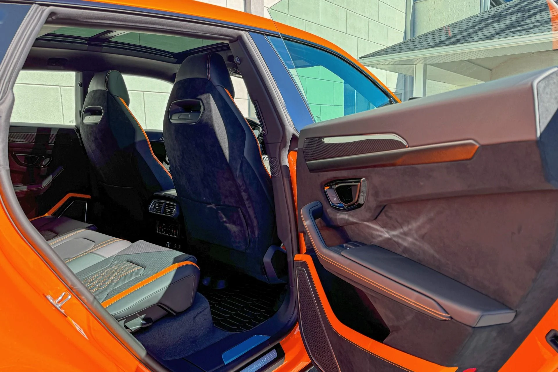 mph018_1048837717_Used_2024_Lamborghini_Urus_Performante_1741676179_90b61de3de