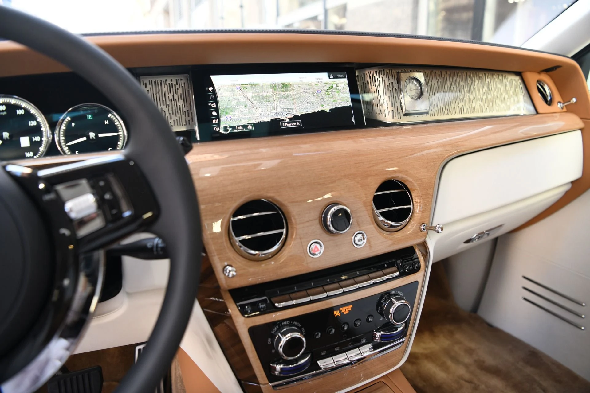 mph018_1050017269_10708_p20_l_7361a6c66c