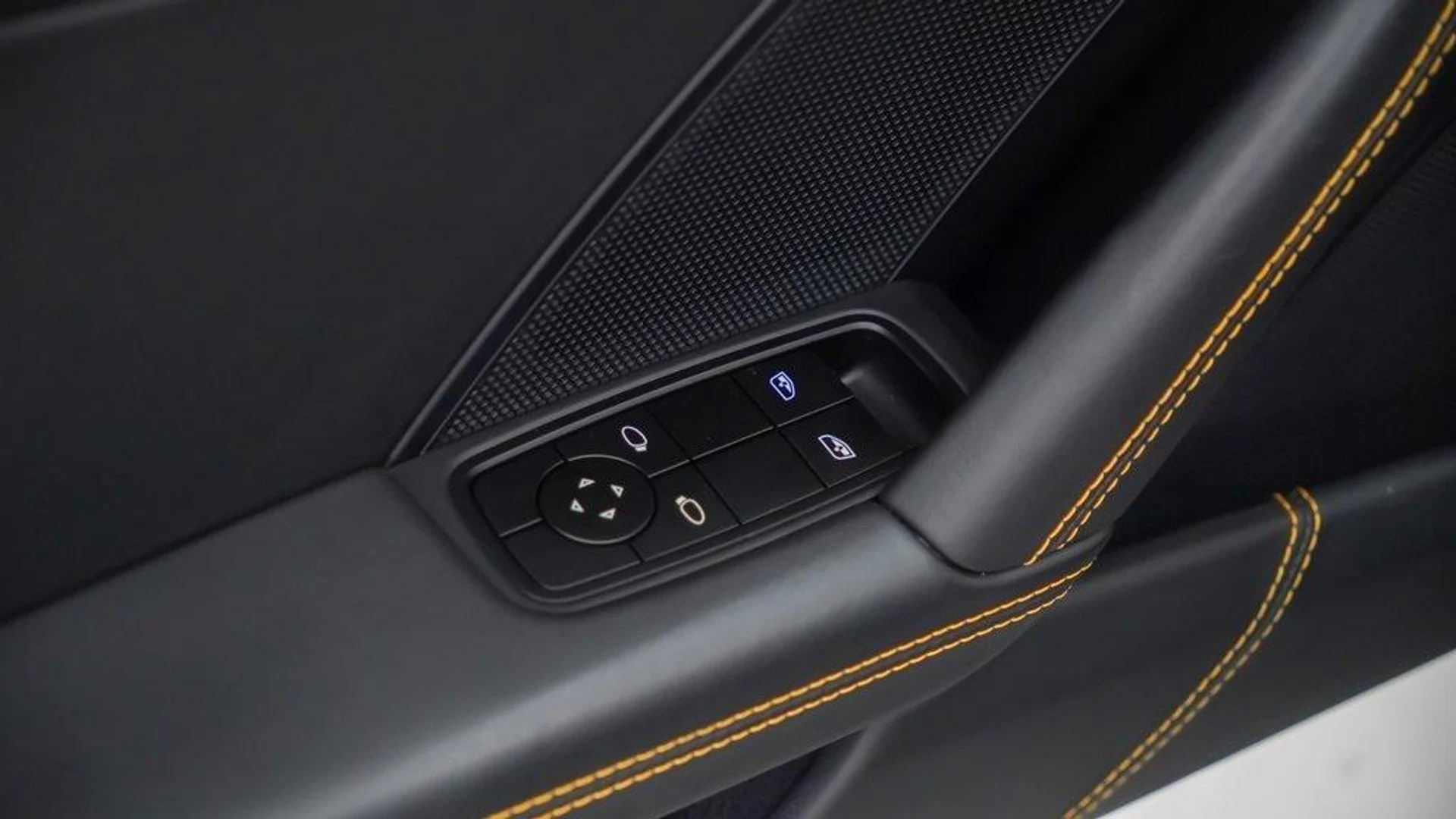 mph018_105242015_RCEOPY_512w_Ydc_GV_Lp_Ud1r_O_Lvc_f0c4dc5efb