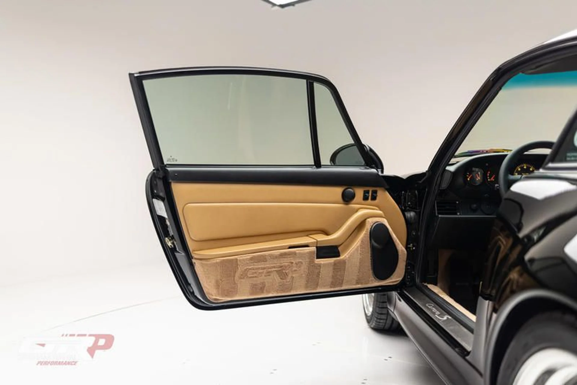 mph018_1057215334_994_C860_F_1_D87_4_C6_B_A215_30200_B5_A25_AE_9d1e5935fc