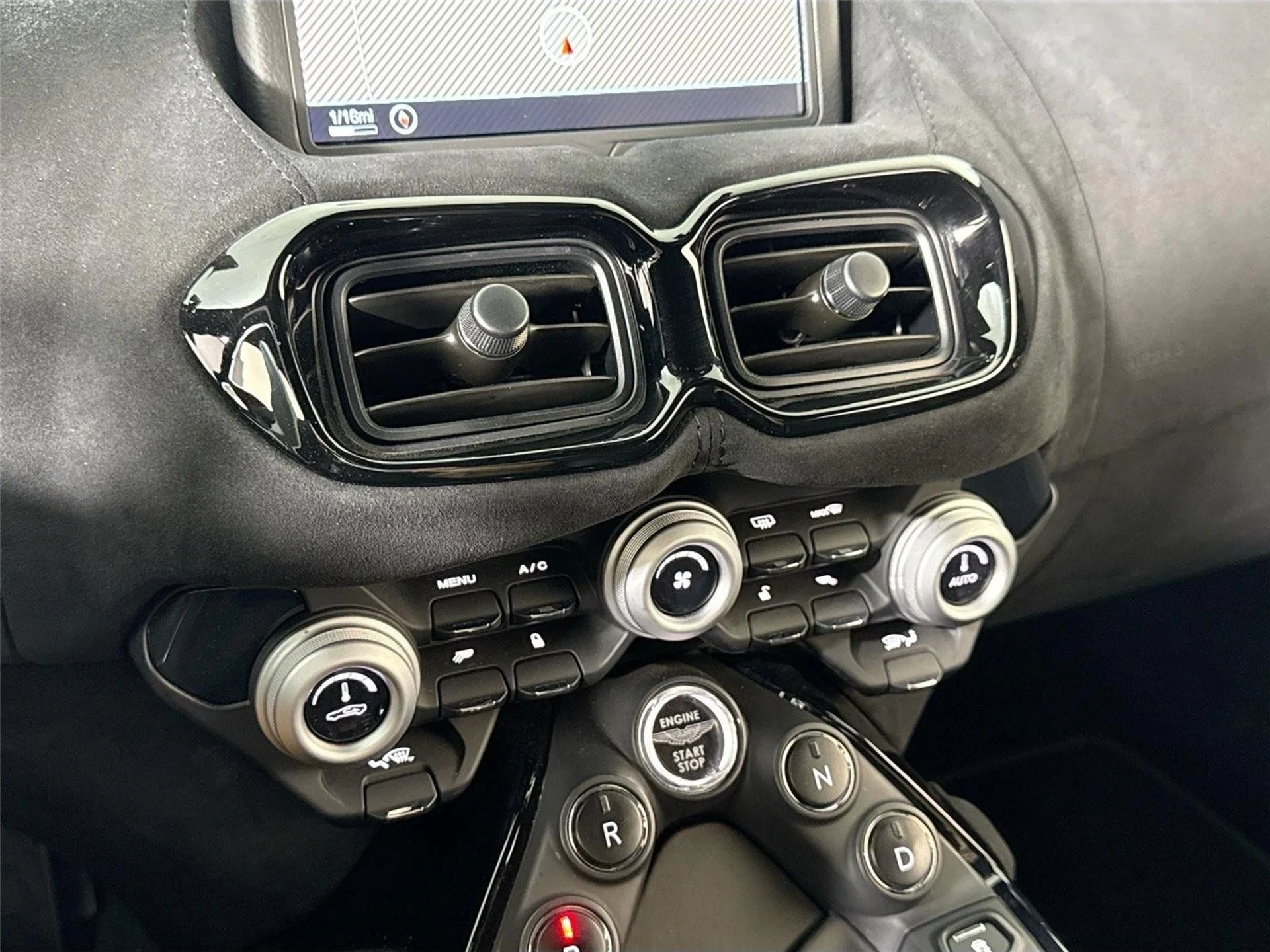 mph018_1061363702_ed9fb9f3e8e1af09a6be0a6beac774c2_2ac4abb75e