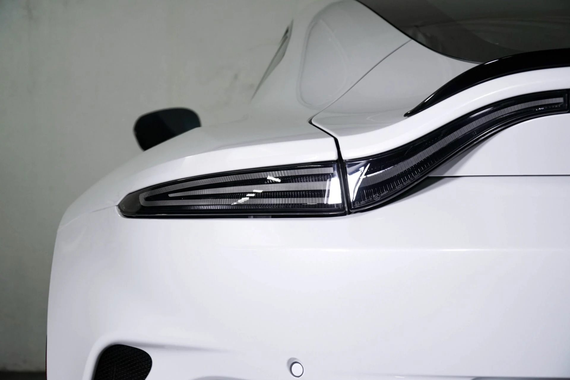 mph018_1062794710_New_2026_Aston_Martin_Vantage_1768443052_72f6e0136e
