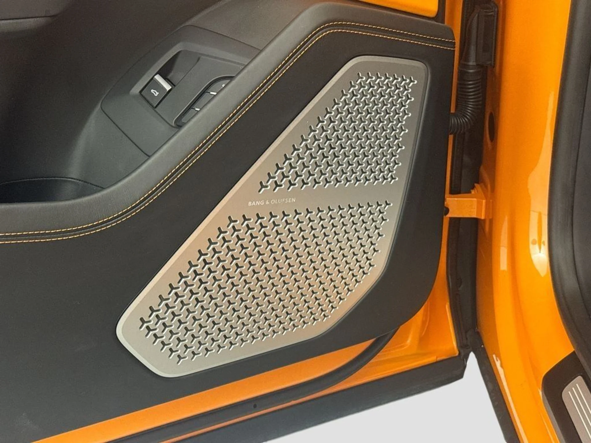 mph018_1070936946_dcee799d0c1c6f485c99c0b20d67b355_4e29227dce