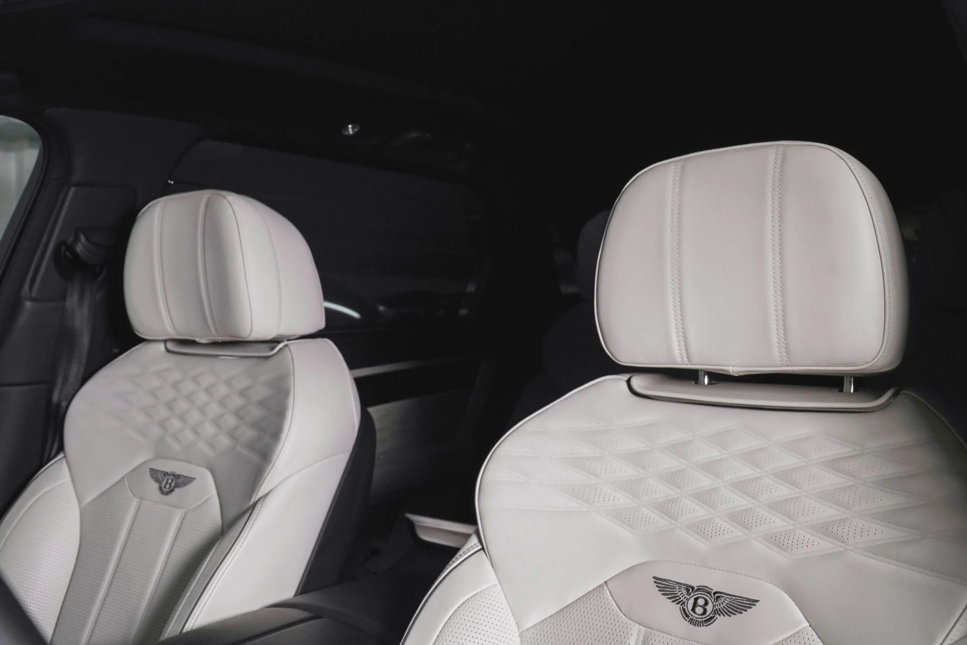 mph018_1075340742_Used_2023_Bentley_Bentayga_EWB_Azure_1787284966_ea08481c25