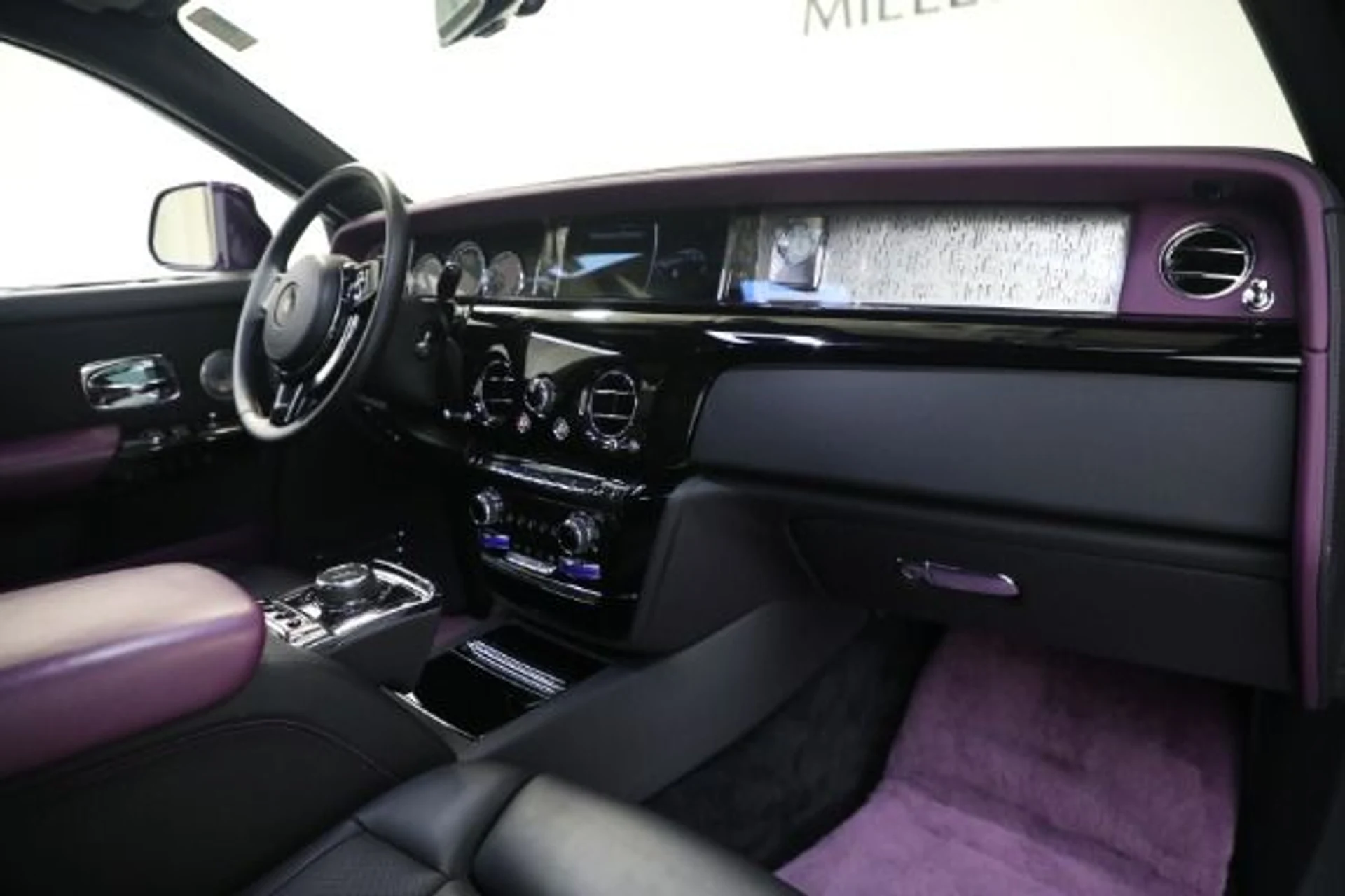 mph018_1076087533_Used_2020_Rolls_Royce_Phantom_7b8b965a02