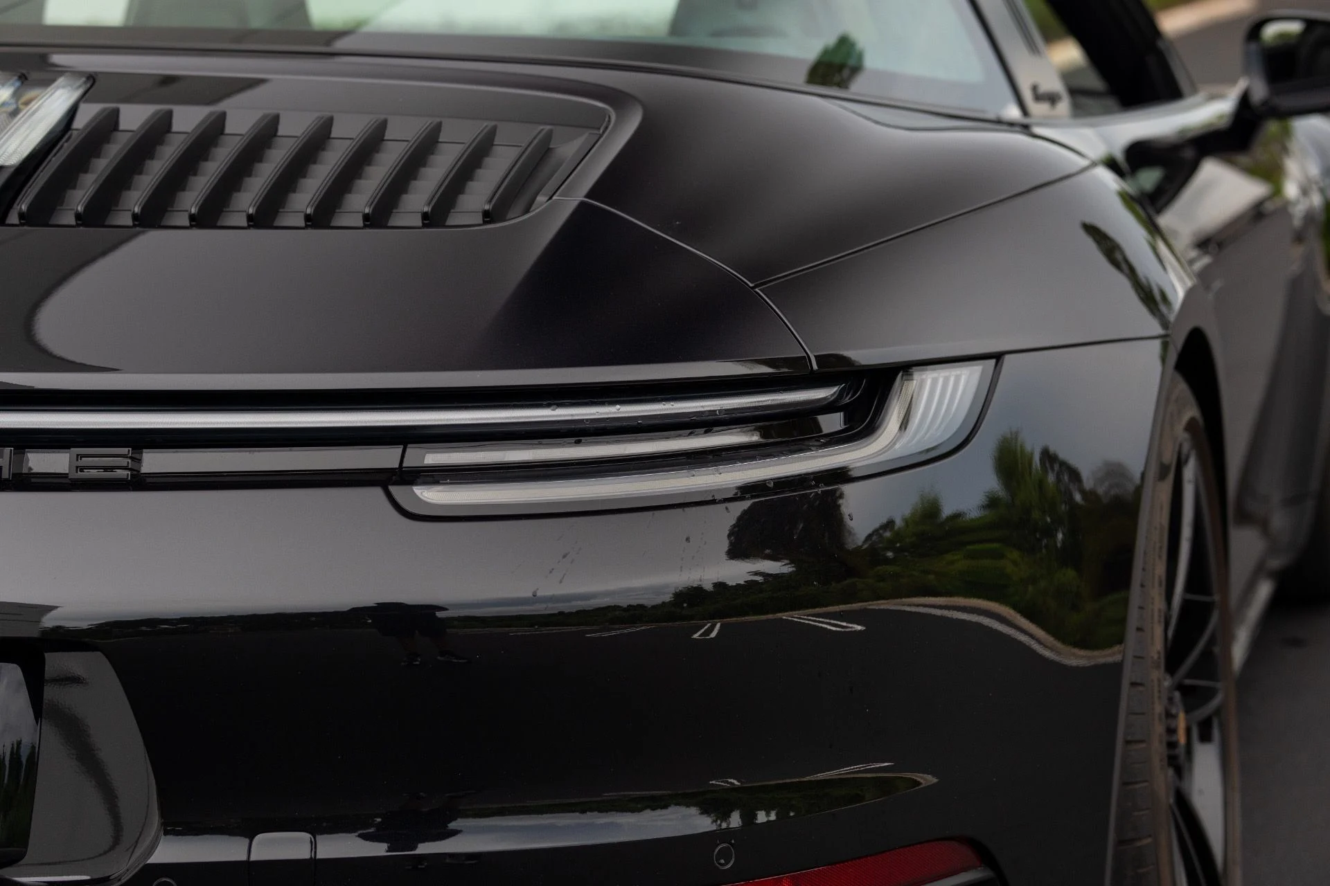 mph018_1079508840_Used_2024_Porsche_911_Targa_4_GTS_1758664261_b2acbd867c