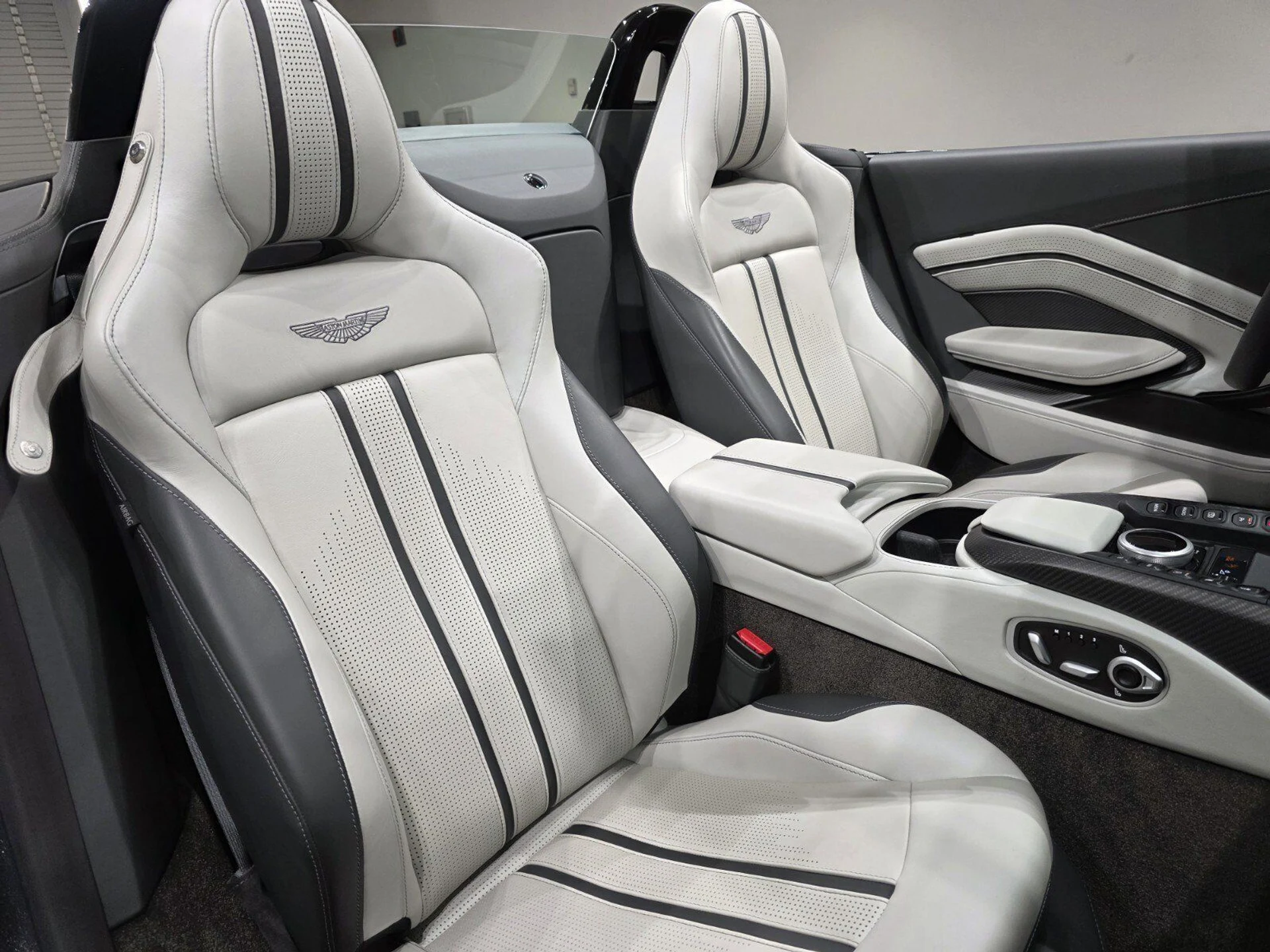 mph018_1080532829_1d92f22c75165a36c97106b17f6a6238_eaf49dfa1c