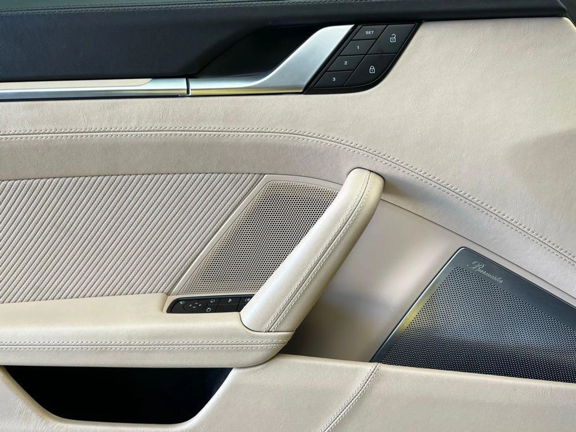 mph018_1081144103_X4izg9_R_Cr_PT_2_Uri_l_Hqa_Ufmpy_O4_28348b368f