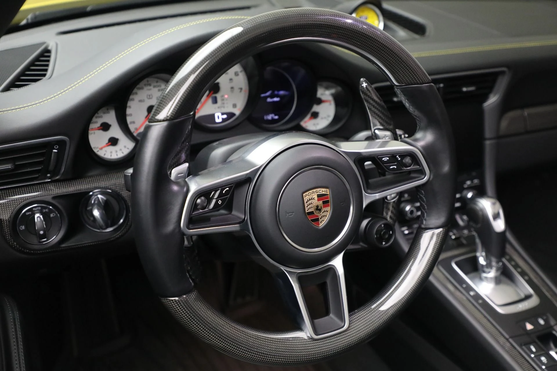 mph018_1083543905_Used_2017_Porsche_911_Turbo_Cabriolet_fbceda70fd
