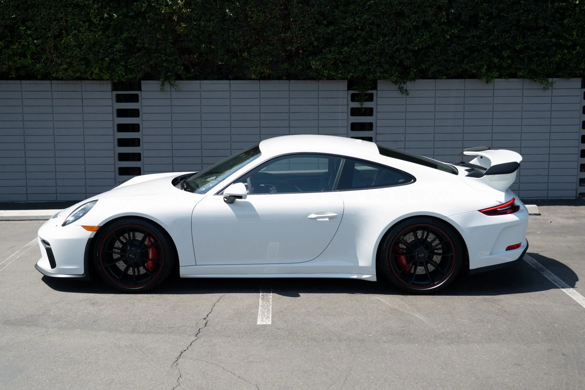 mph018_1084586930_Used_2018_Porsche_911_GT_3_1756851687_1d102c2b2a
