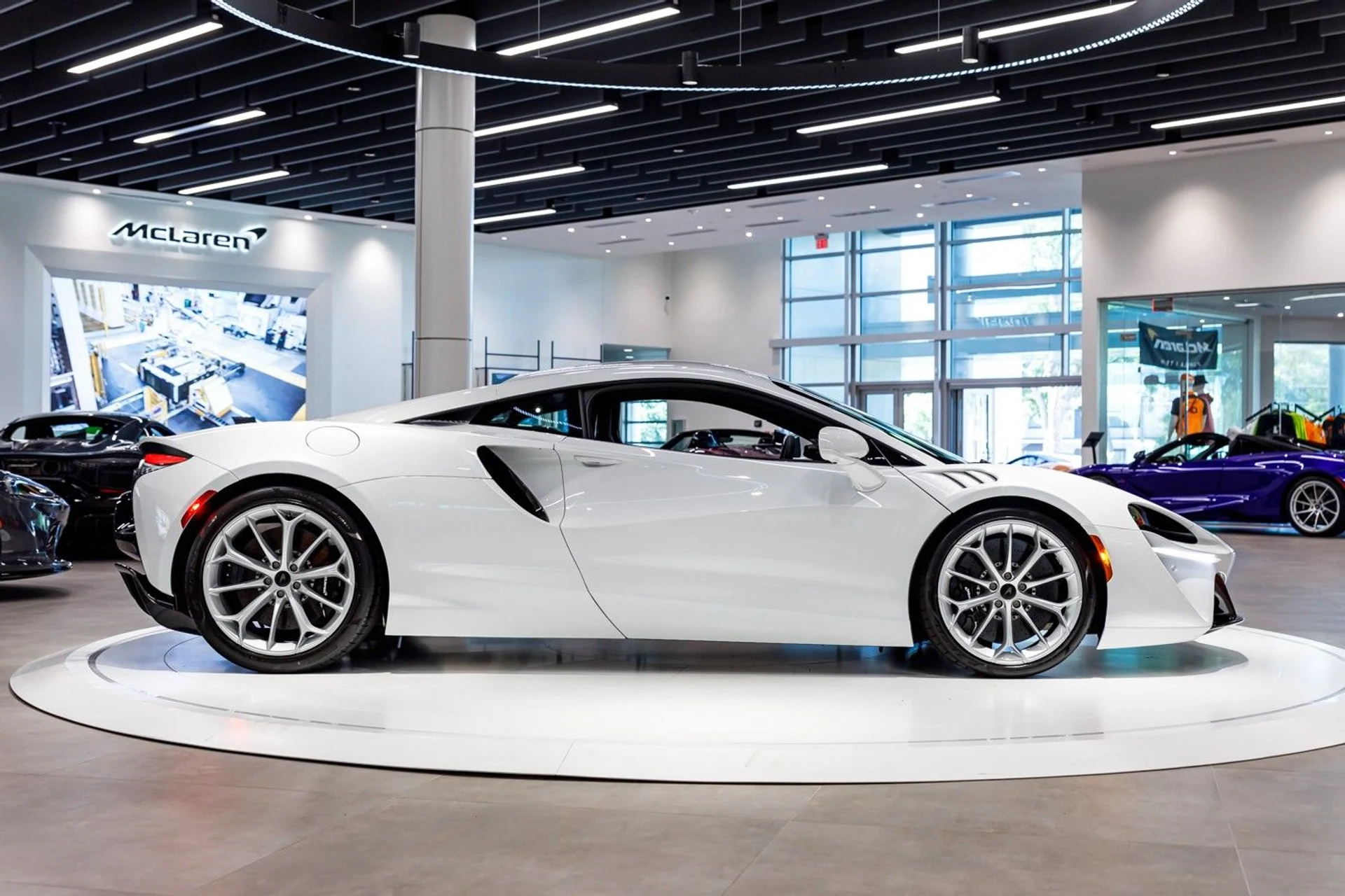 mph018_1084740589_669_p19_l_06e834217a