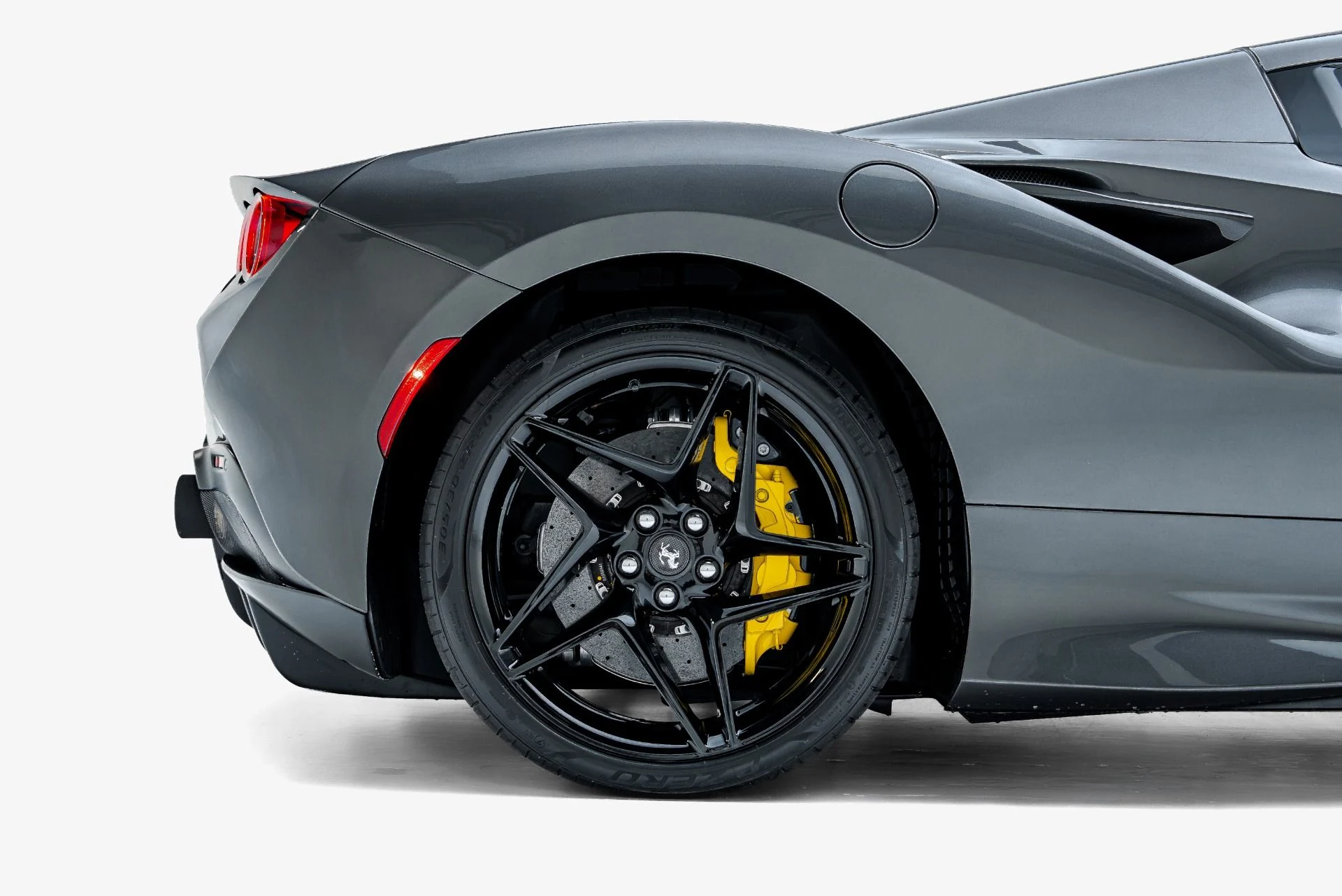 mph018_1090396926_Used_2022_Ferrari_F8_Spider_1792785081_7776495801