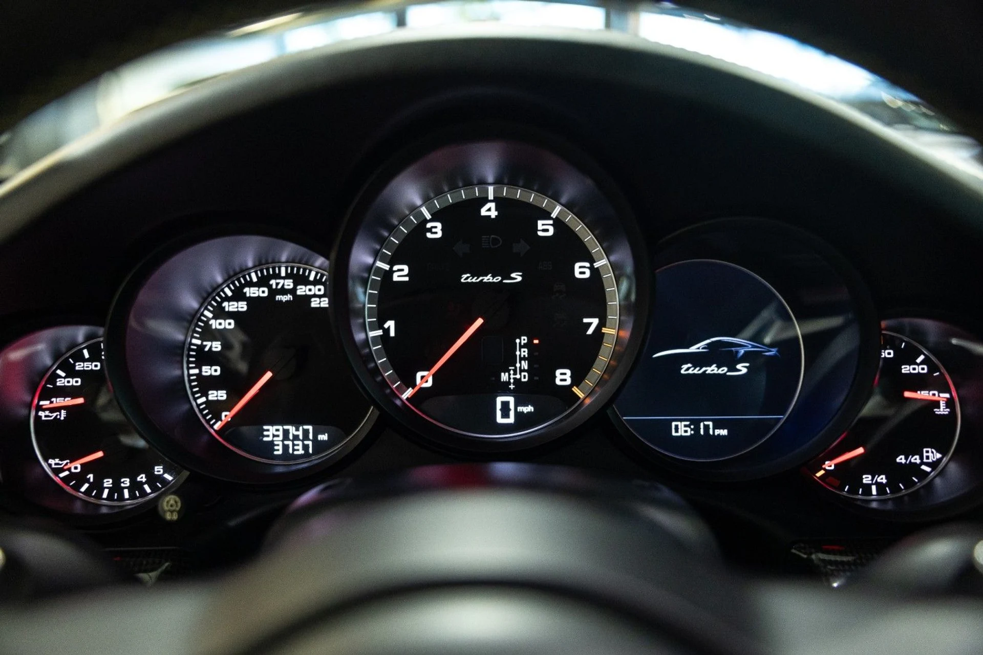 mph018_1093020206_gg_5c6b114ef5