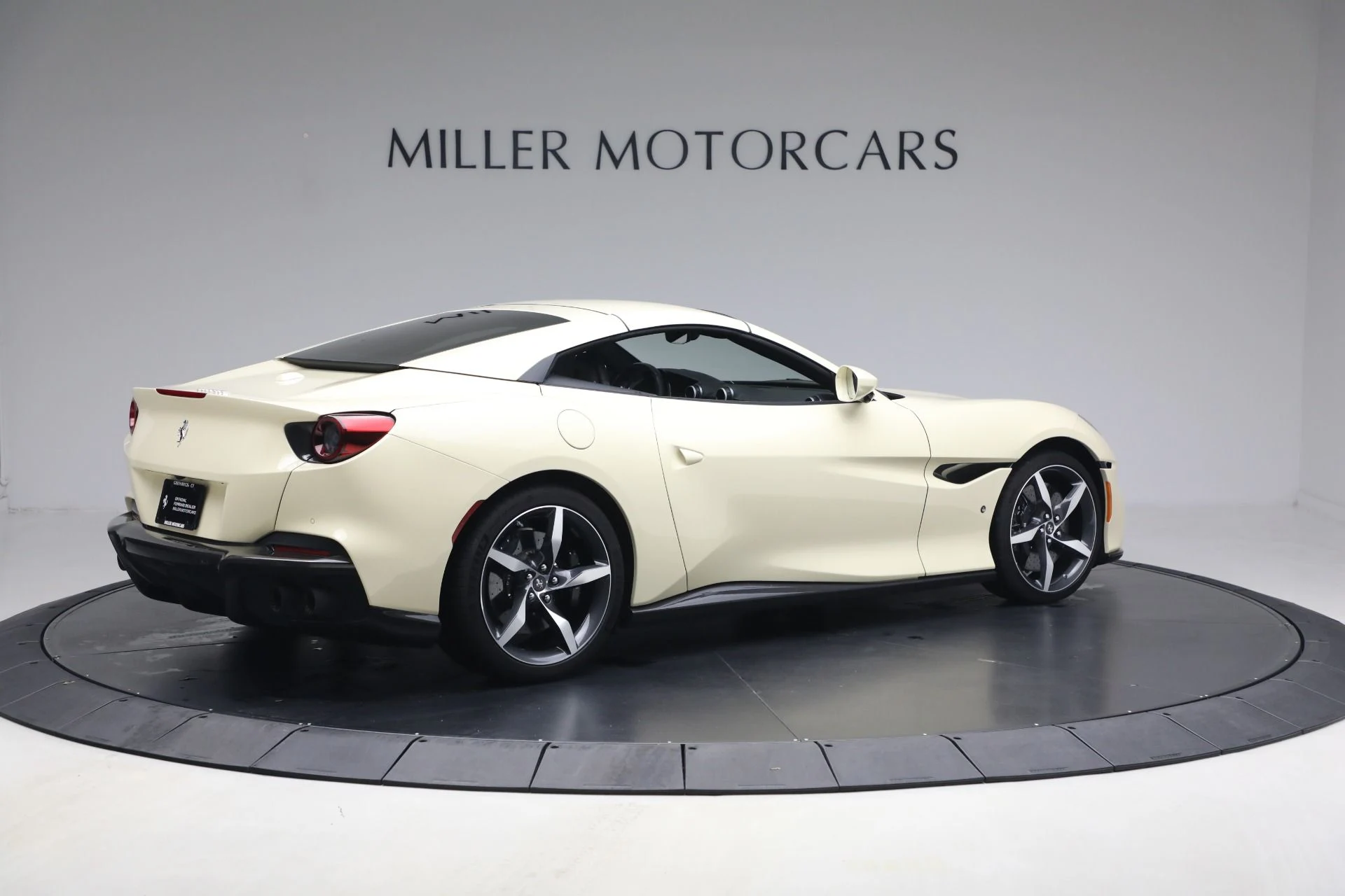 mph018_1106602697_Used_2023_Ferrari_Portofino_M_1767989995_12fe5cda22