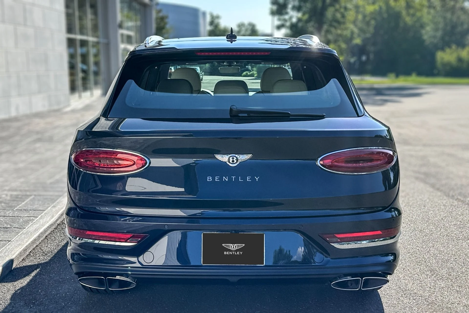 mph018_1108273891_New_2026_Bentley_Bentayga_V8_1783695010_687b708dec