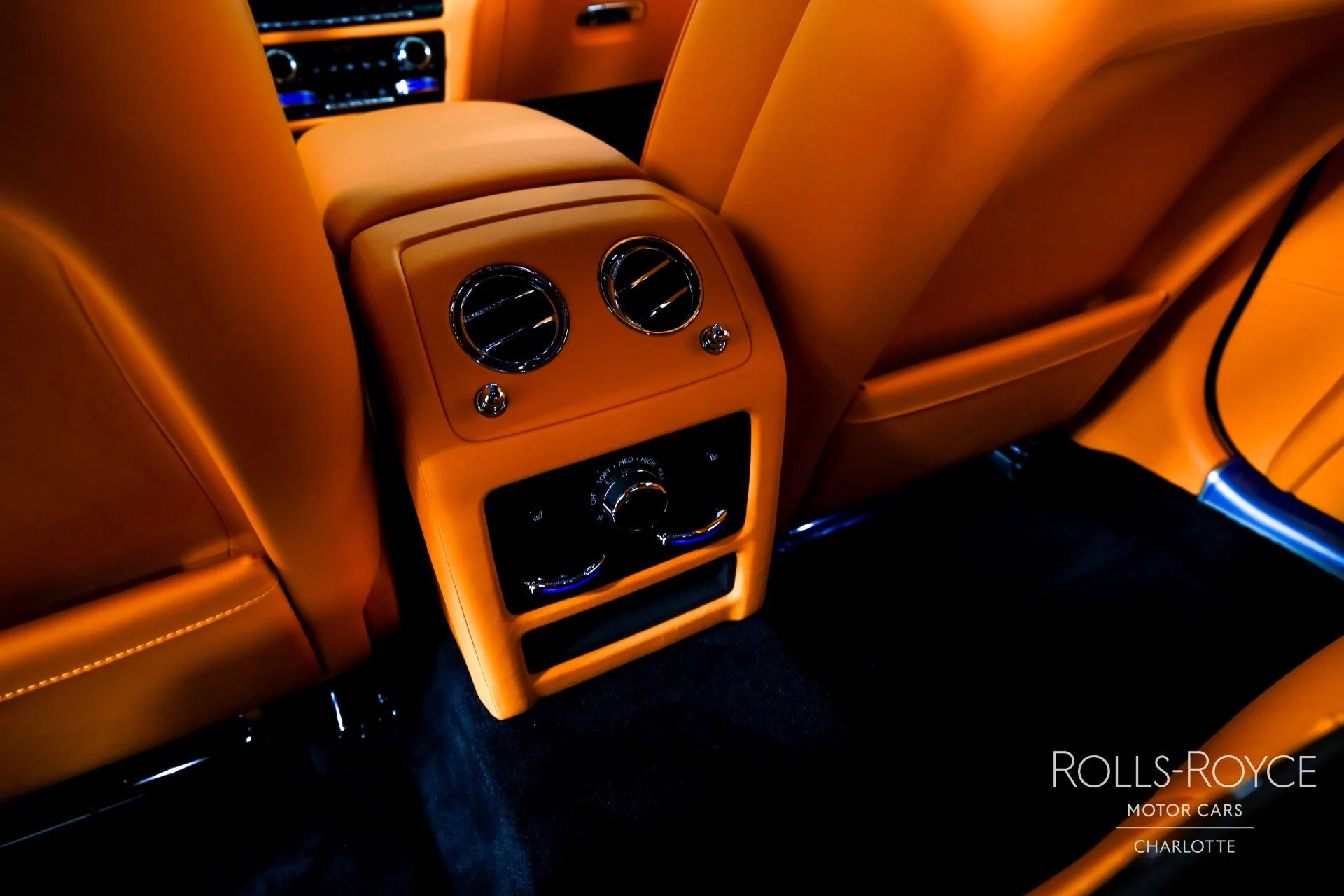 mph018_1113363039_Used_2025_Rolls_Royce_Ghost_1753298908_ebb208ed1e