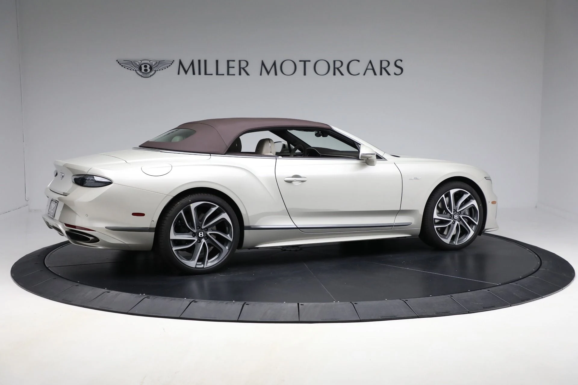 mph018_1117266149_New_2025_Bentley_Continental_GTC_Speed_458bee24a7