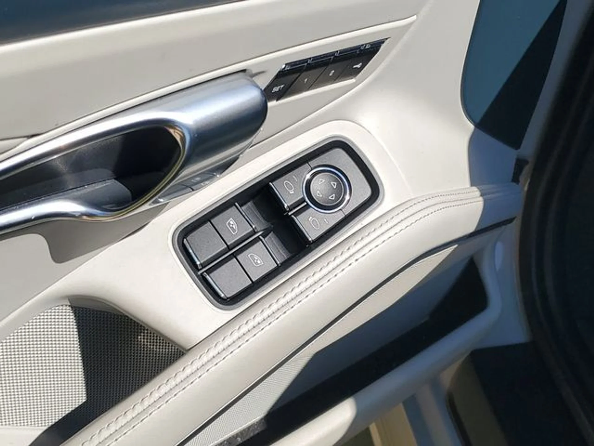 mph018_1120566653_9d00d4431eb64bdf0d2e156aaa57ac98x_d1168fb826