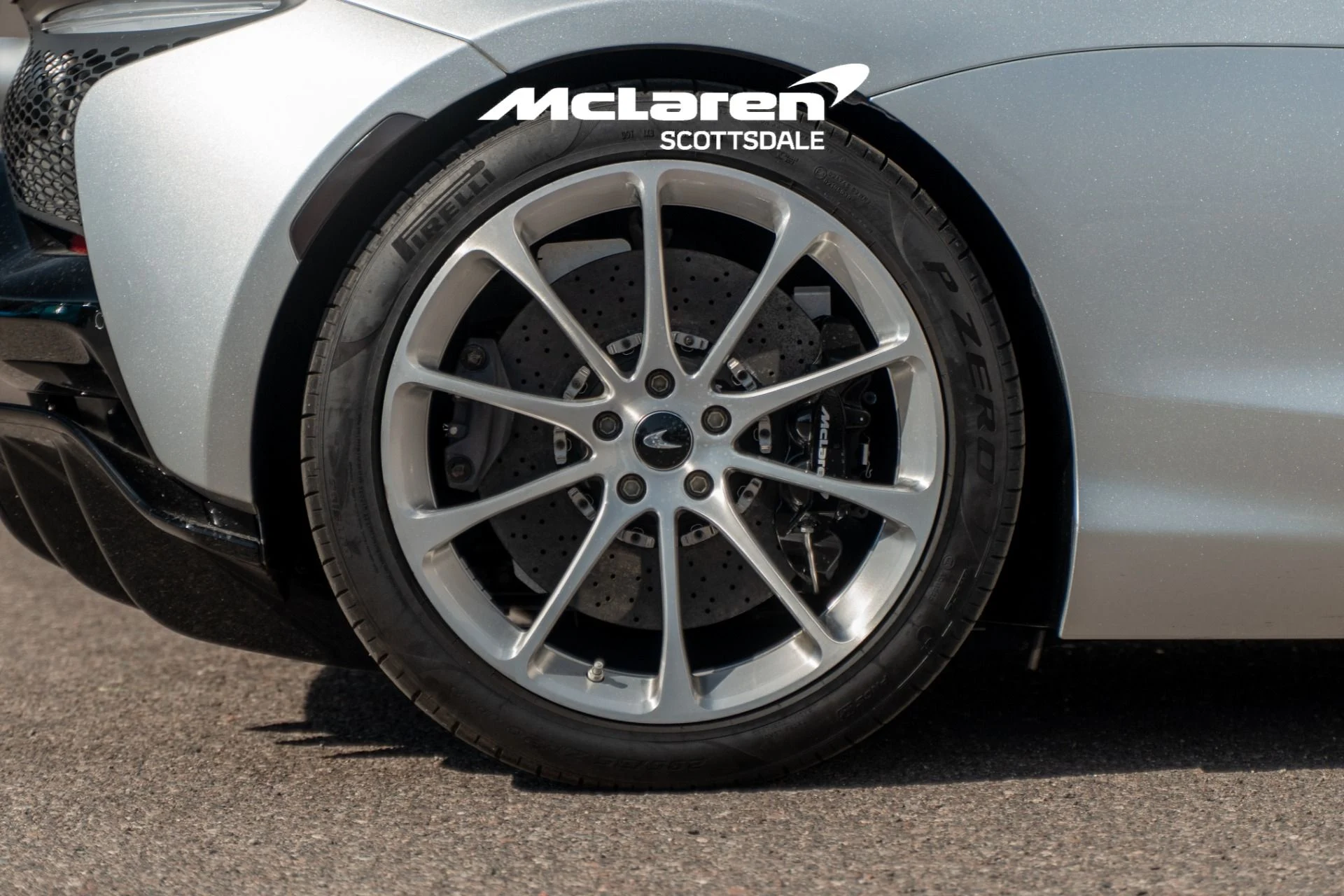 mph018_1120614457_Used_2024_MCLAREN_ARTURA_1763510051_9b4dd8d571