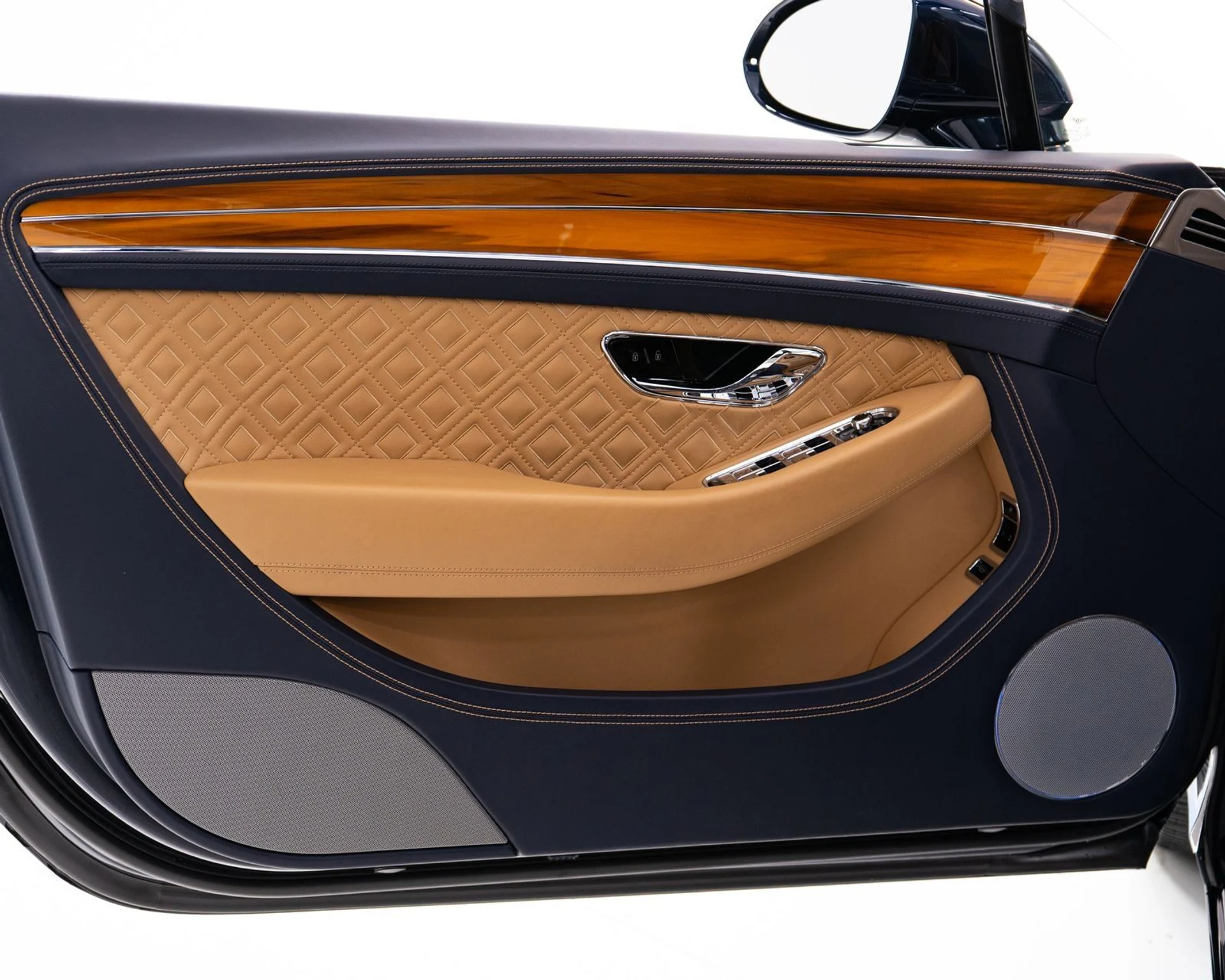 mph018_1122670675_bd941774be508eb8467afaeab727d7cb_fe82786210