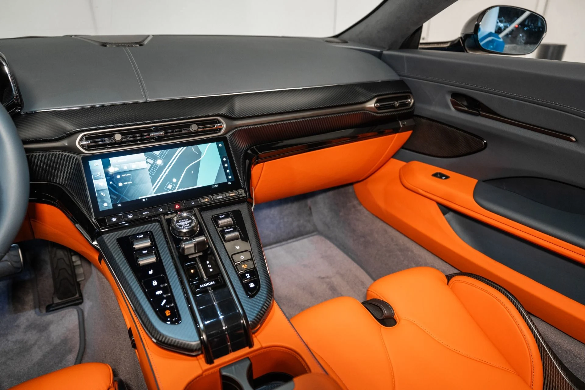 mph018_1124522204_New_2025_Aston_Martin_Vantage_Coupe_1737041109_99d6d624ca