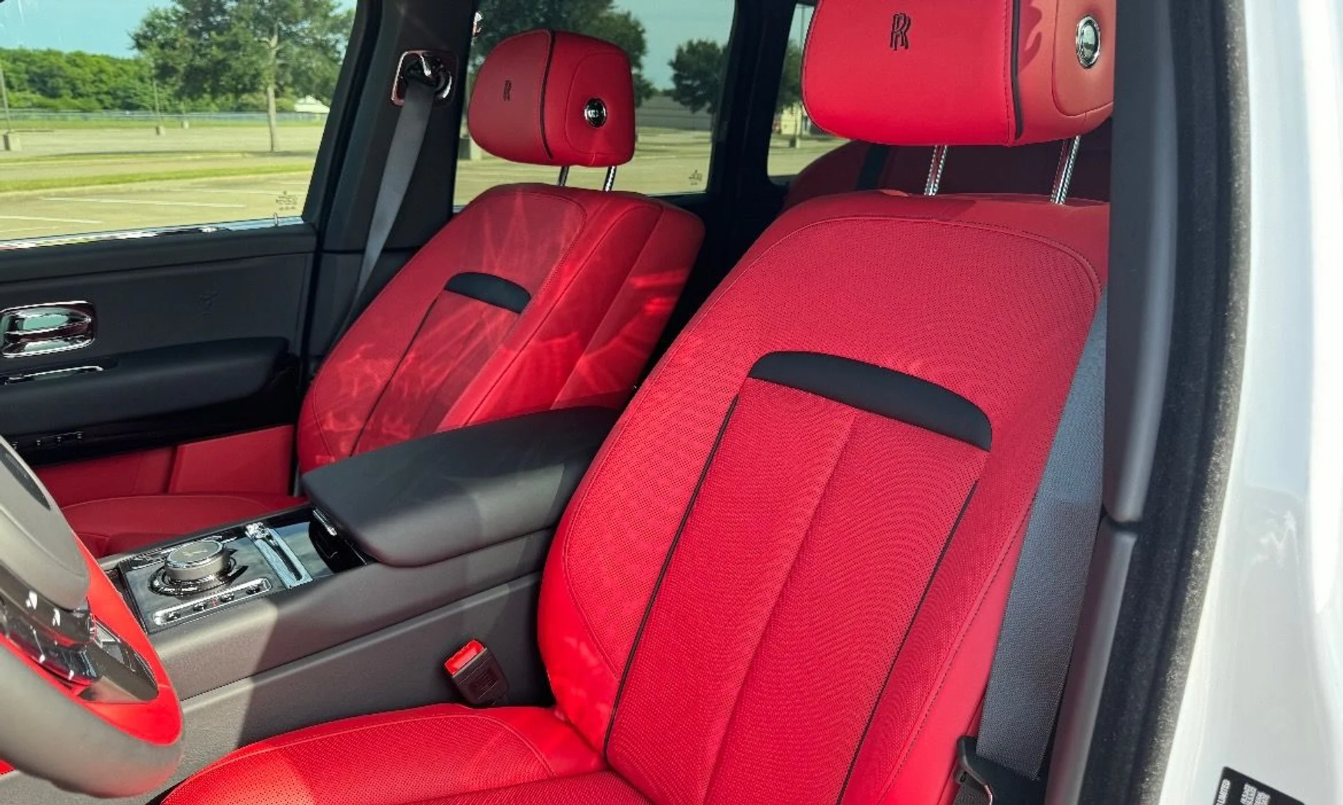 mph018_1128895784_New_2024_Rolls_Royce_Cullinan_1762902486_fc28105467