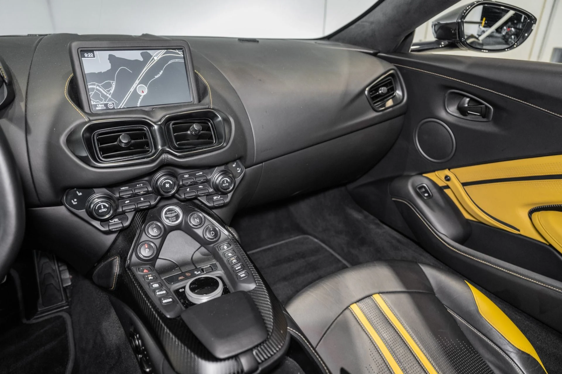 mph018_1132117522_Used_2019_Aston_Martin_Vantage_1765989078_3c1bfbcf20