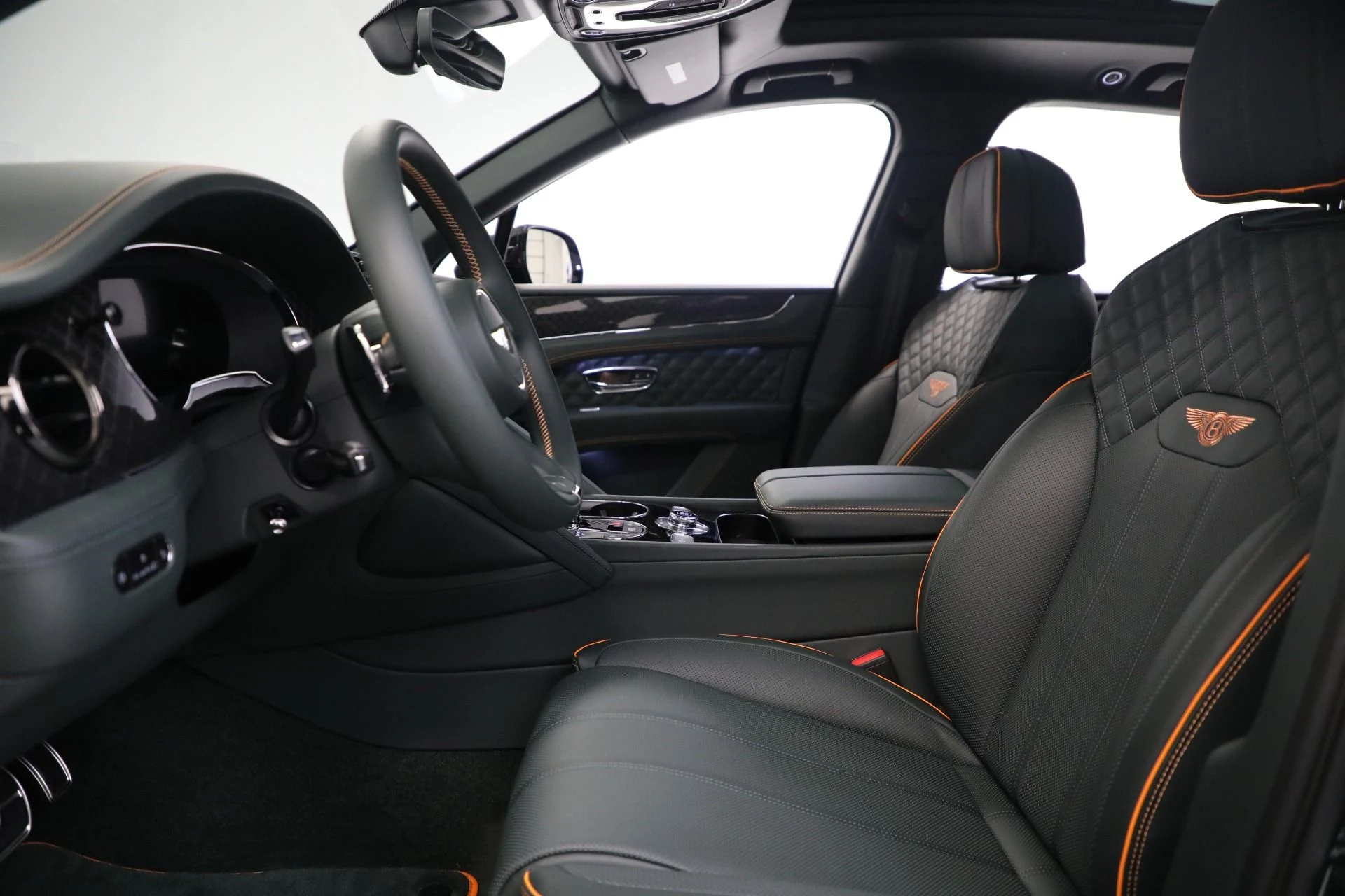 mph018_1138942210_New_2025_Bentley_Bentayga_S_Black_Edition_0e0c3012cd