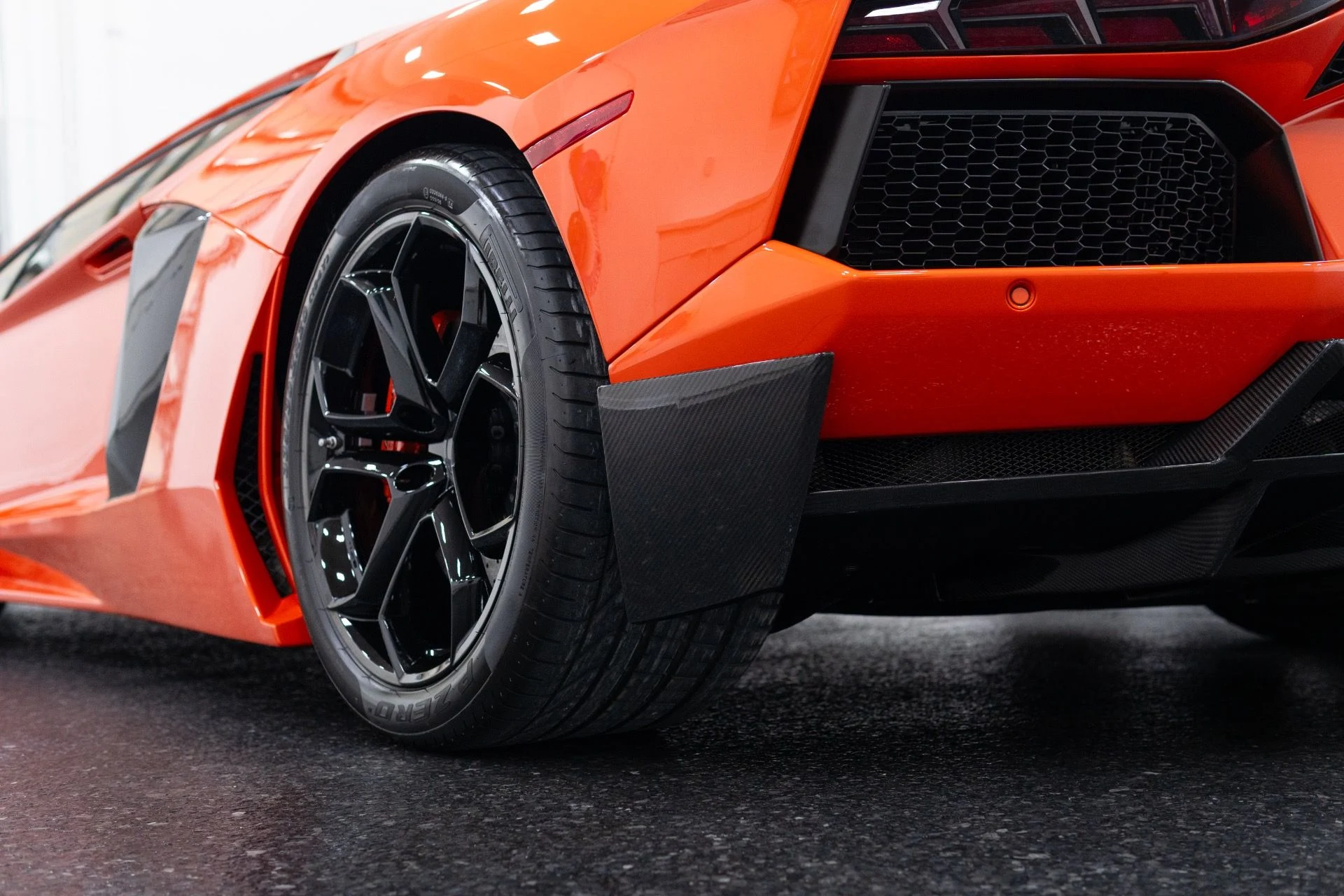 mph018_1142392602_Used_2012_Lamborghini_Aventador_LP_700_4_1769493534_d7f290db53