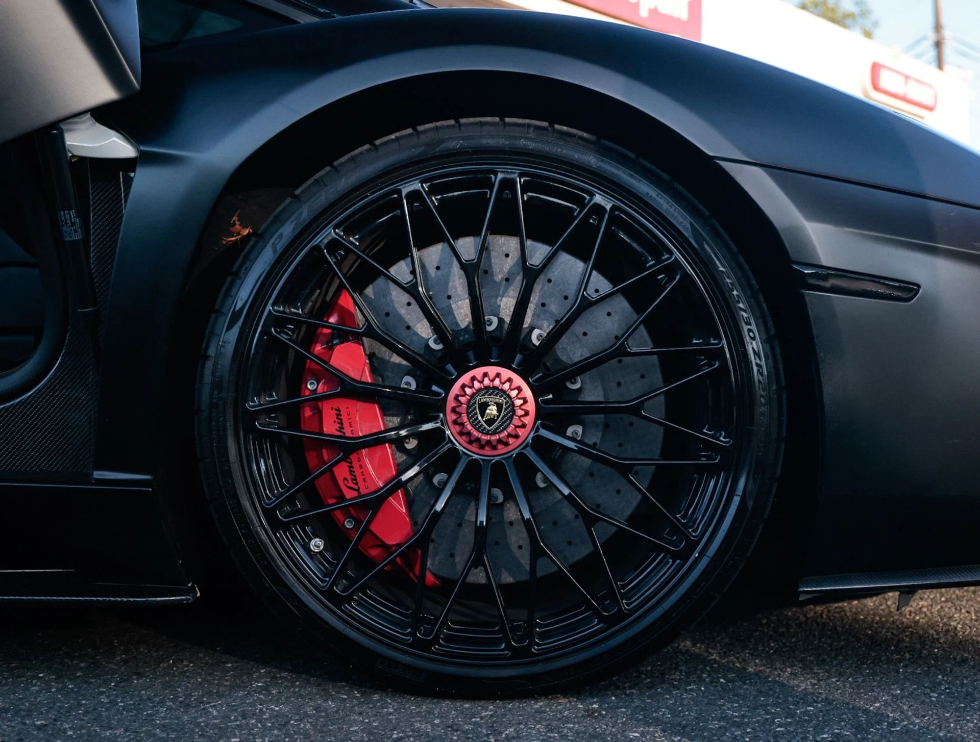 mph018_1144726647_Used_2018_Lamborghini_Aventador_S_1762208350_14b6a62d13