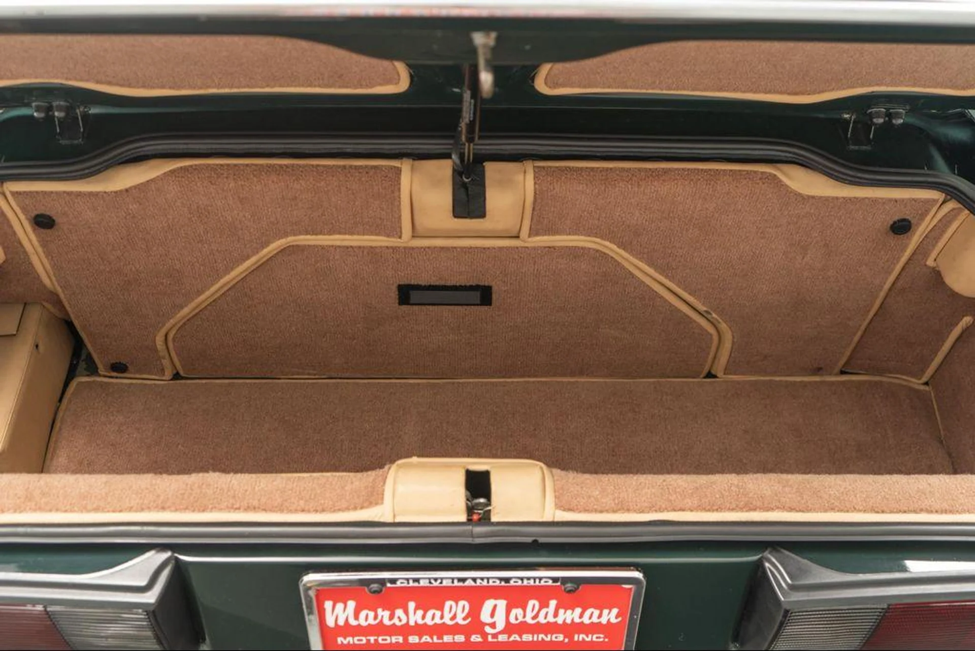 mph018_1148445389_LQSK_Kt_B_Je_Sf_Gsg_met_D_g3_I_Nwls_d7f23e2e2e