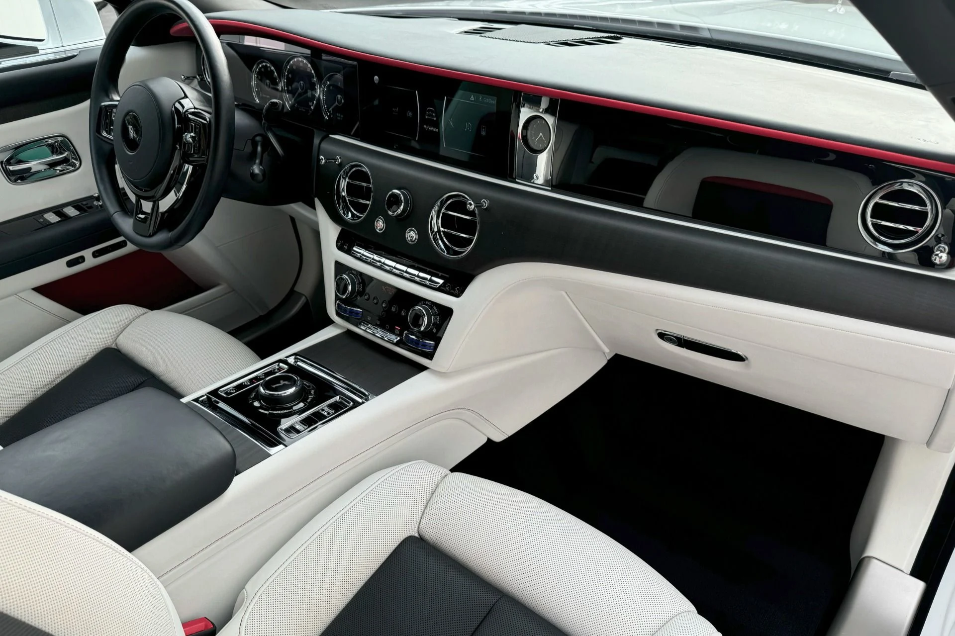 mph018_1149090389_Used_2022_Rolls_Royce_Ghost_1751353922_1a1cce01cd