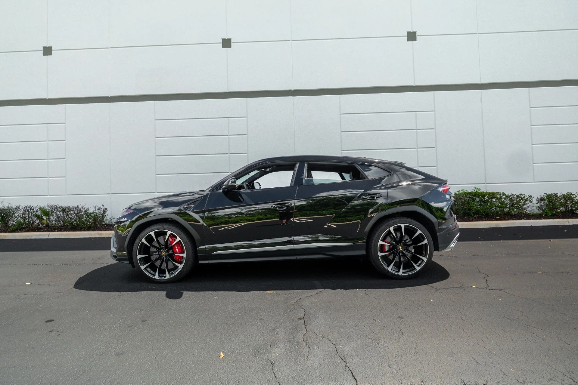 mph018_1152148782_Used_2020_Lamborghini_Urus_1758836559_f64d9a7c45