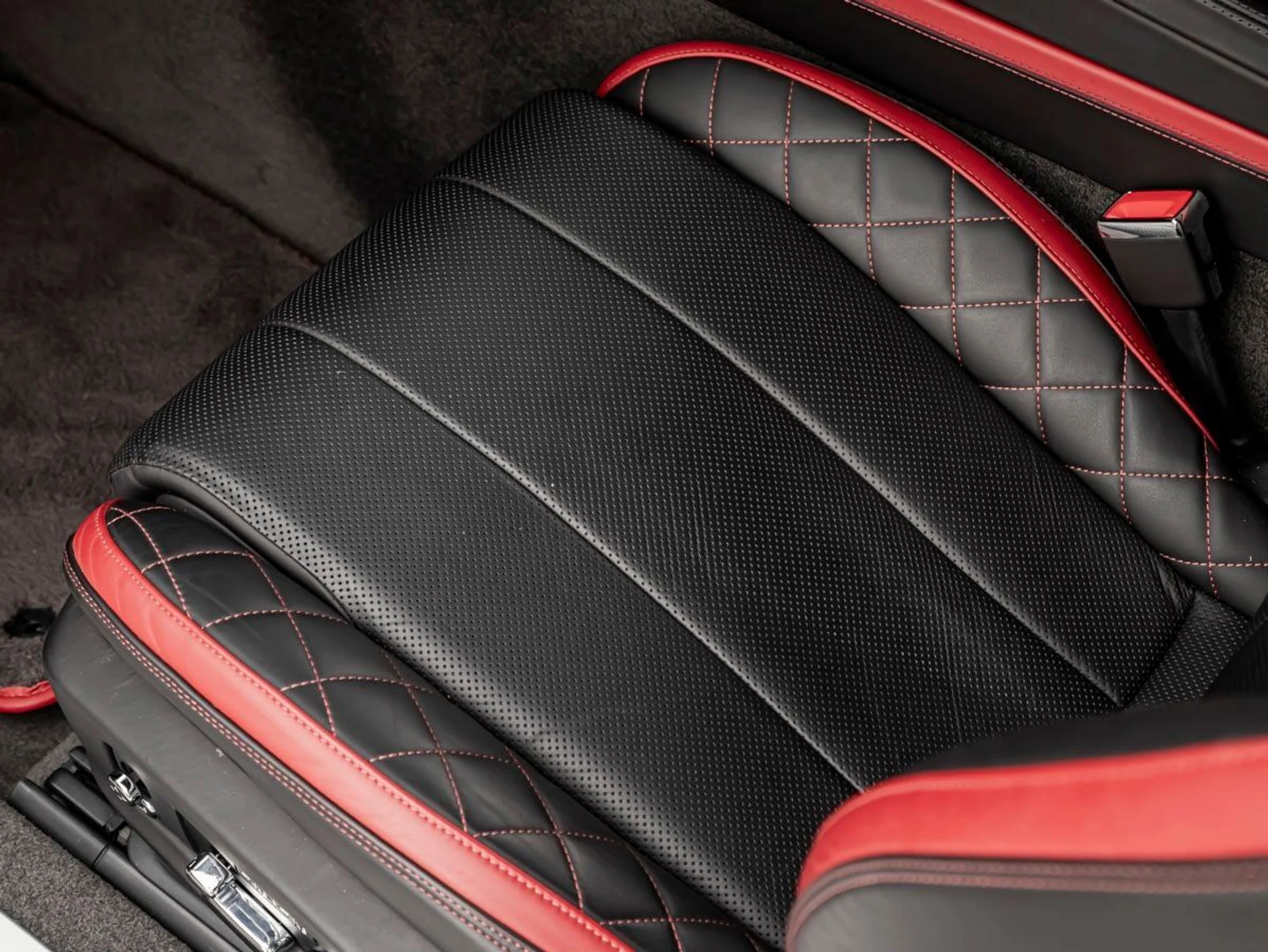 mph018_1153053794_19_64f8cf8190