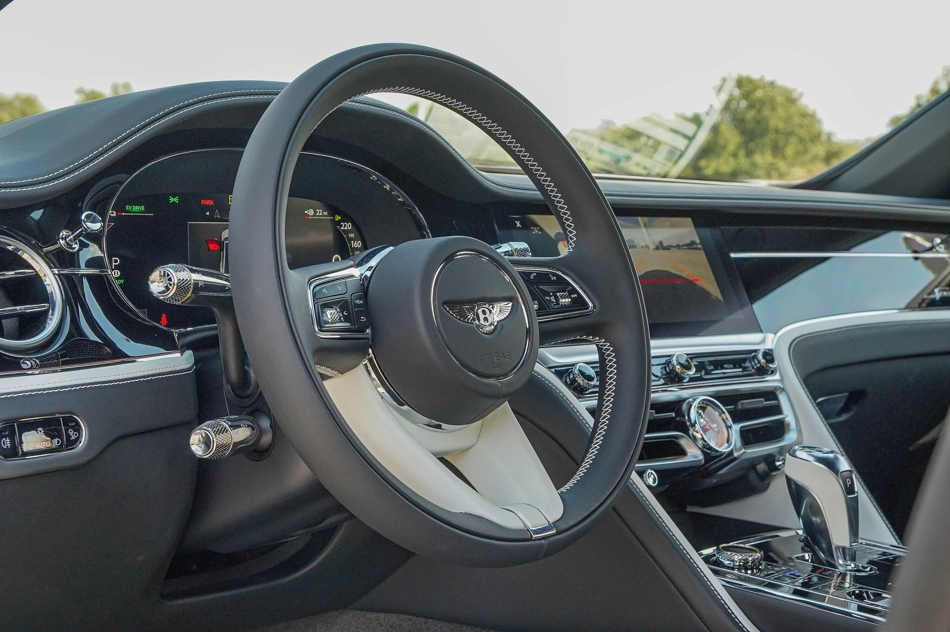 mph018_1154679095_Hi_Tech_Luxury_Imports_LLC_SCBBR_6_ZG_7_TC_024366_image_18_9cab3a6665