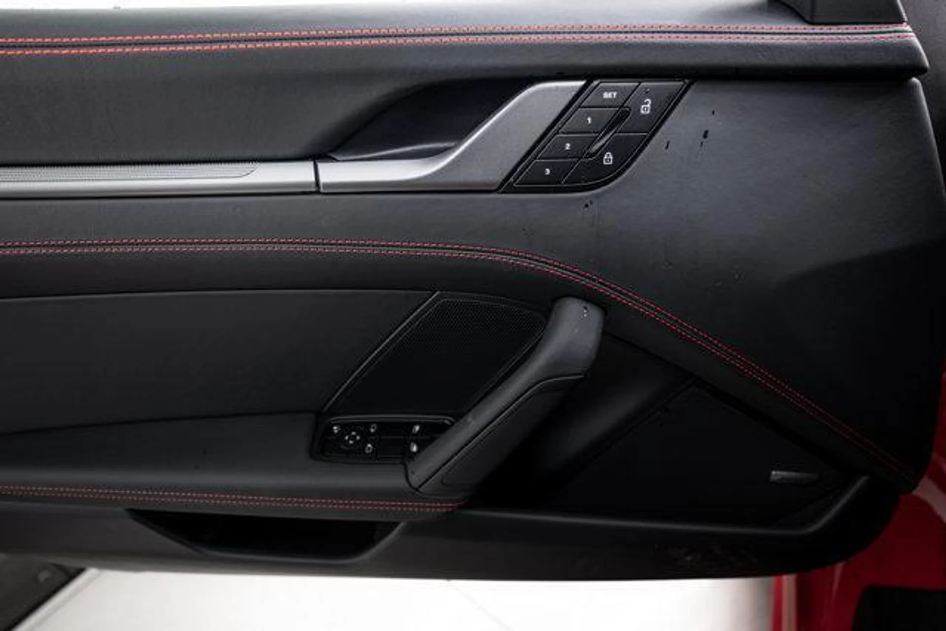 mph018_115681385_0ka_F_Lx5_O_ky_PYHRHO_Nek_A5kz9_Es_38517e5a7d